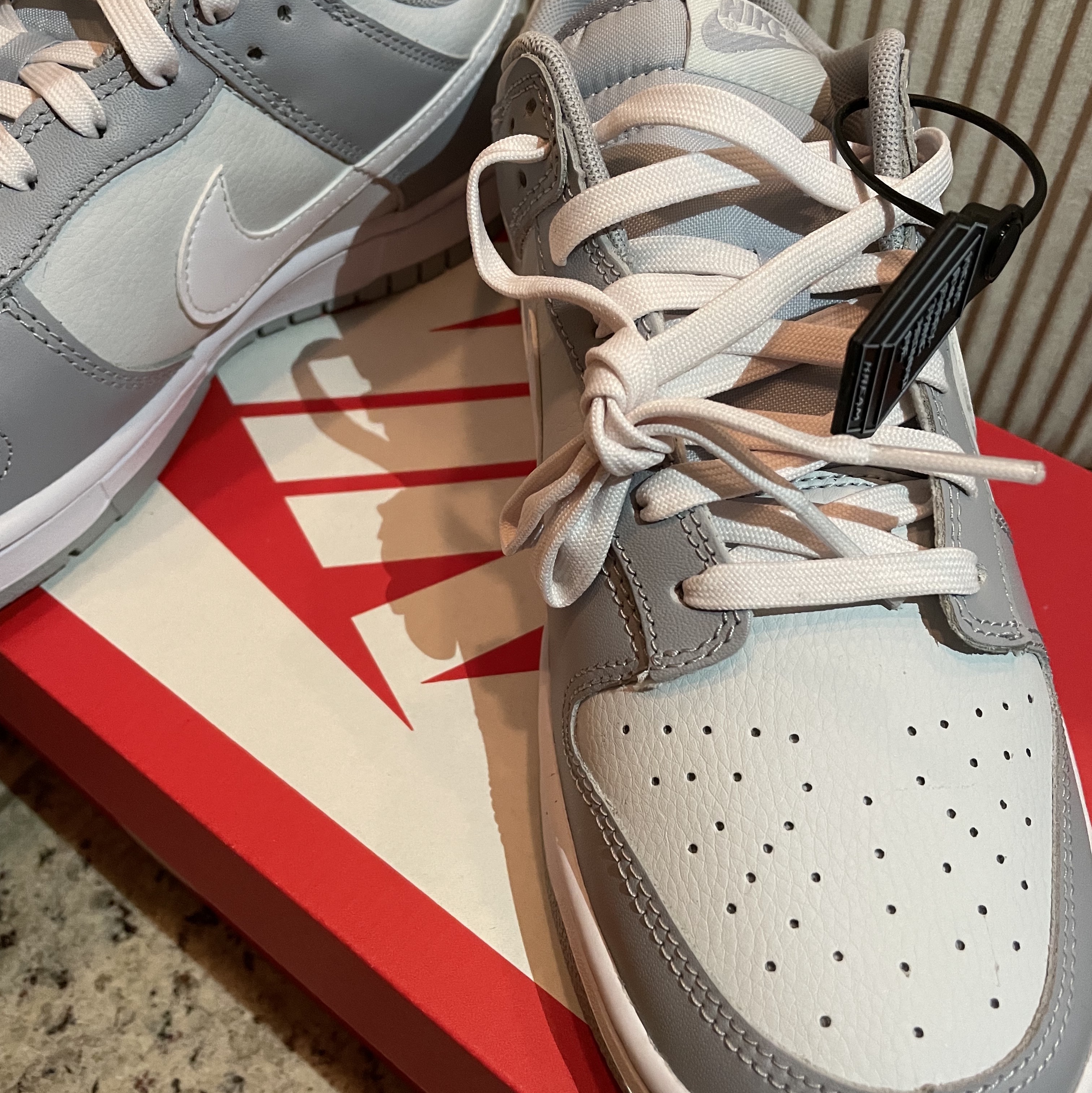 Nike Dunk Low Retro Wolf Grey 착용 스타일 - 1