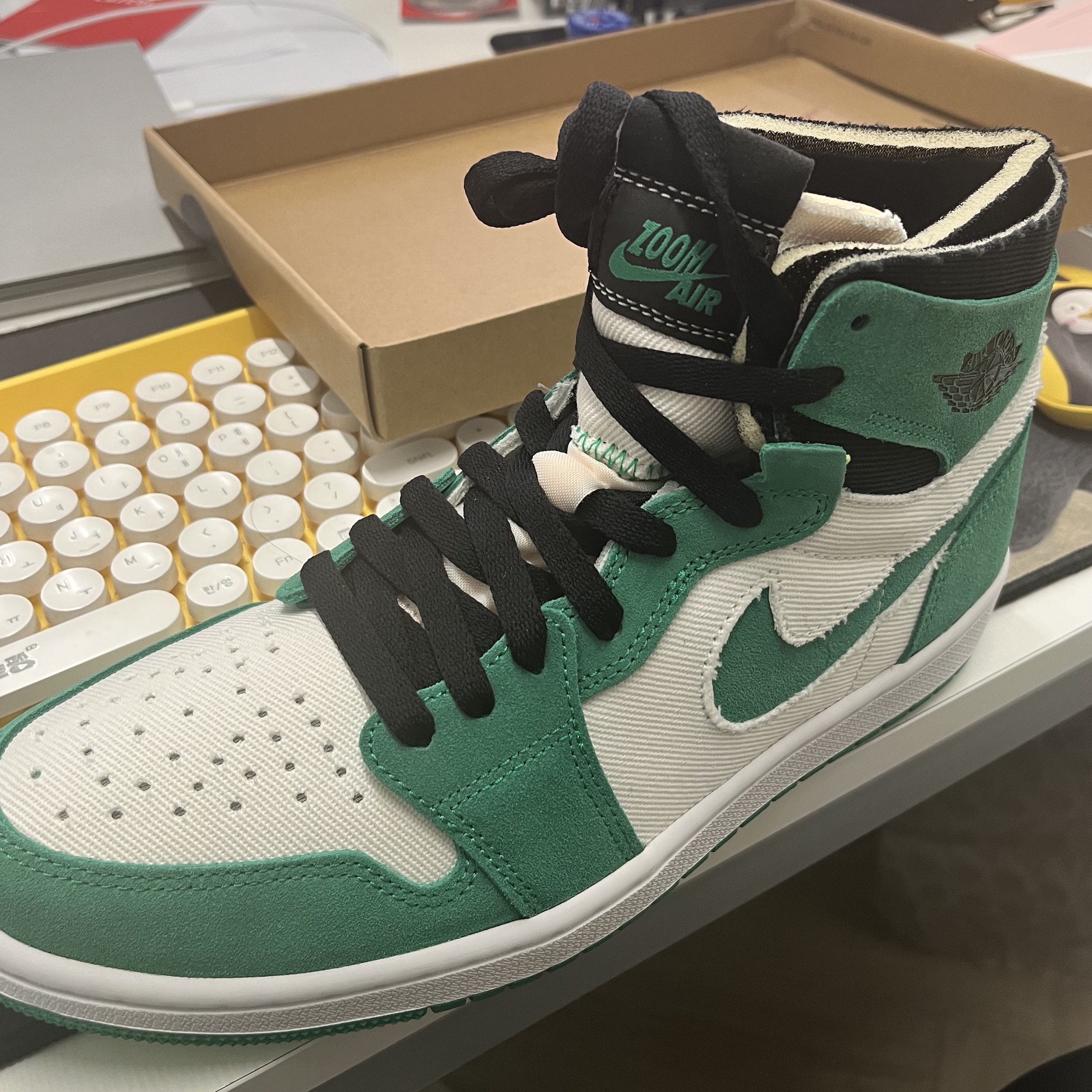 Jordan 1 Zoom Air CMFT Stadium Green 착용 스타일