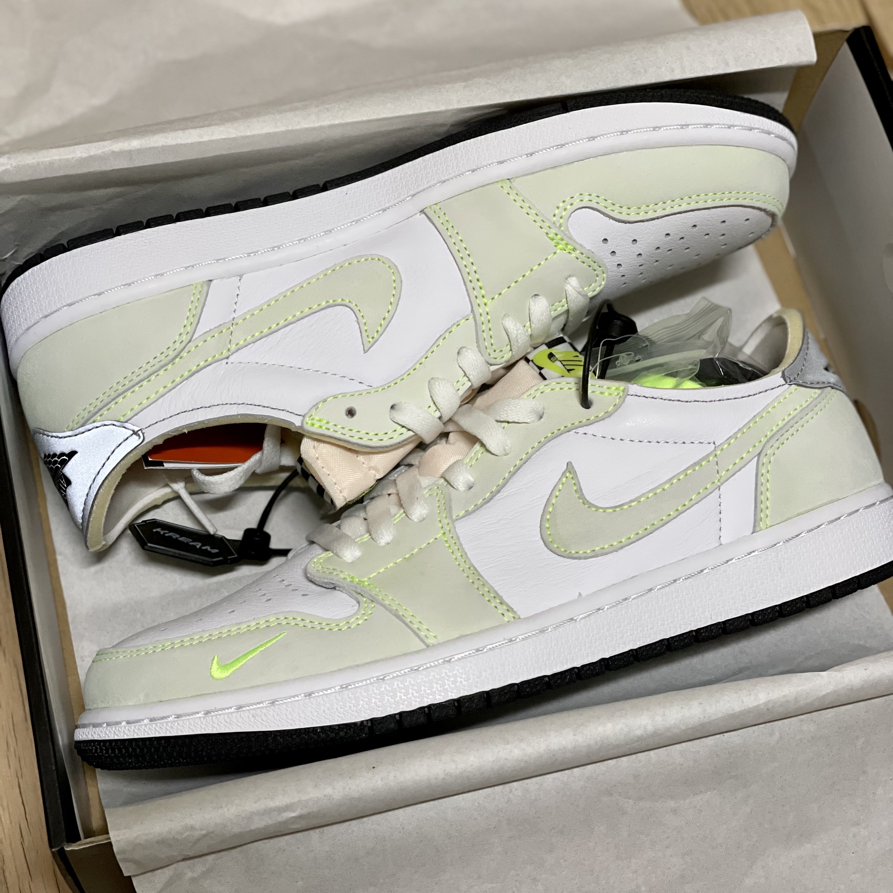 Jordan 1 Low OG Ghost Green 착용 스타일 - 1