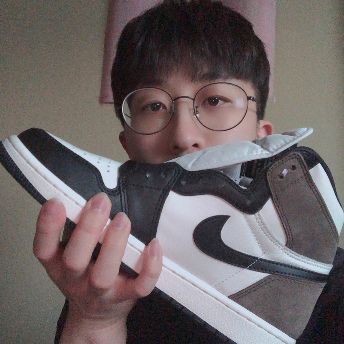 Jordan 1 Retro High OG Black Mocha 착용 스타일