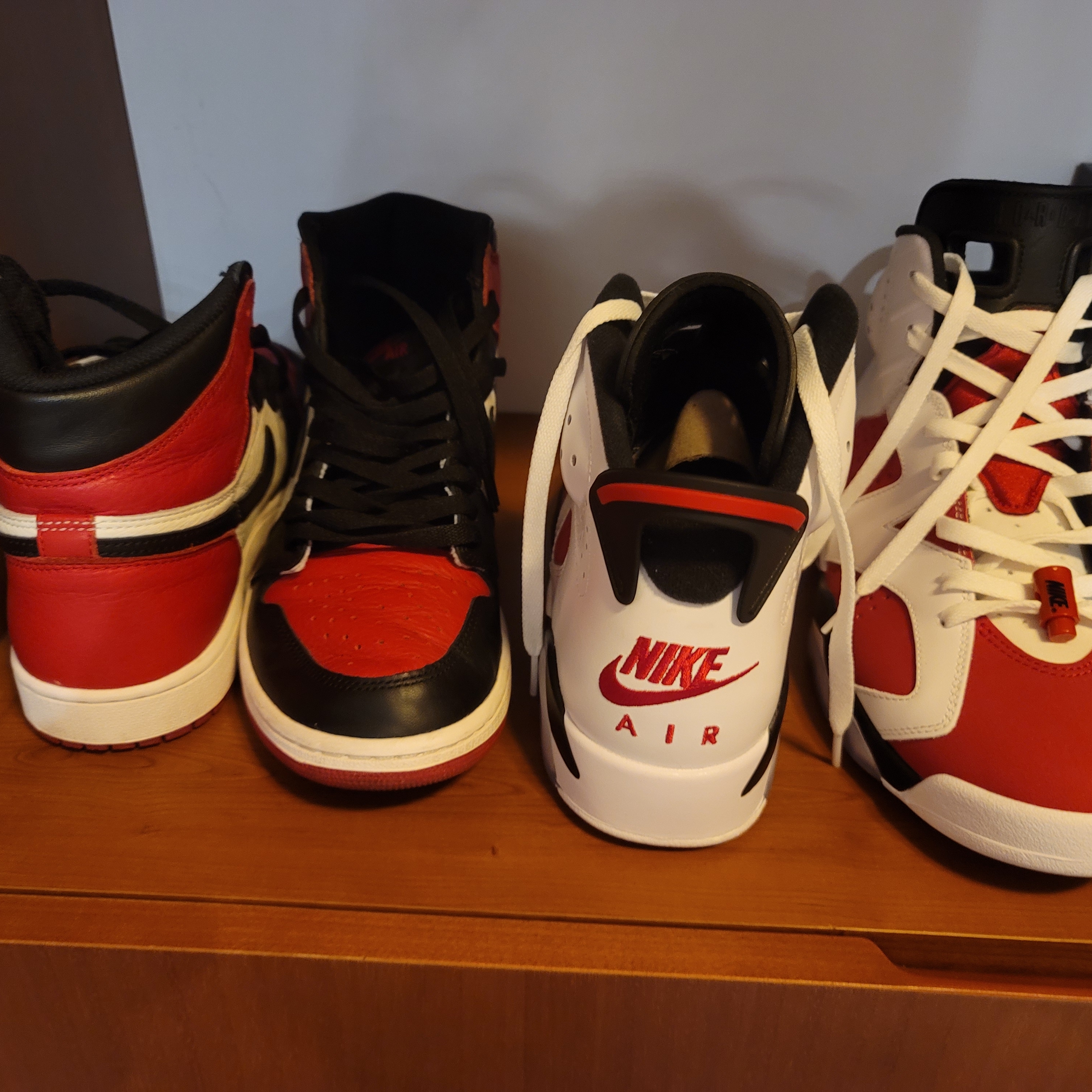 Jordan 1 Retro High OG Bred Toe, Jordan 6 Retro Carmine 2021 착용 스타일 - 1
