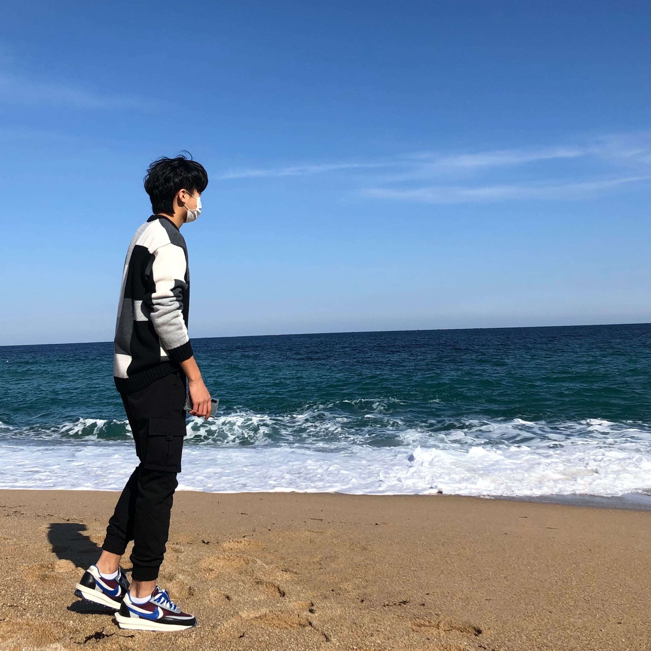 Nike x Sacai x Undercover LDWaffle Night Maroon Team Royal 착용 스타일