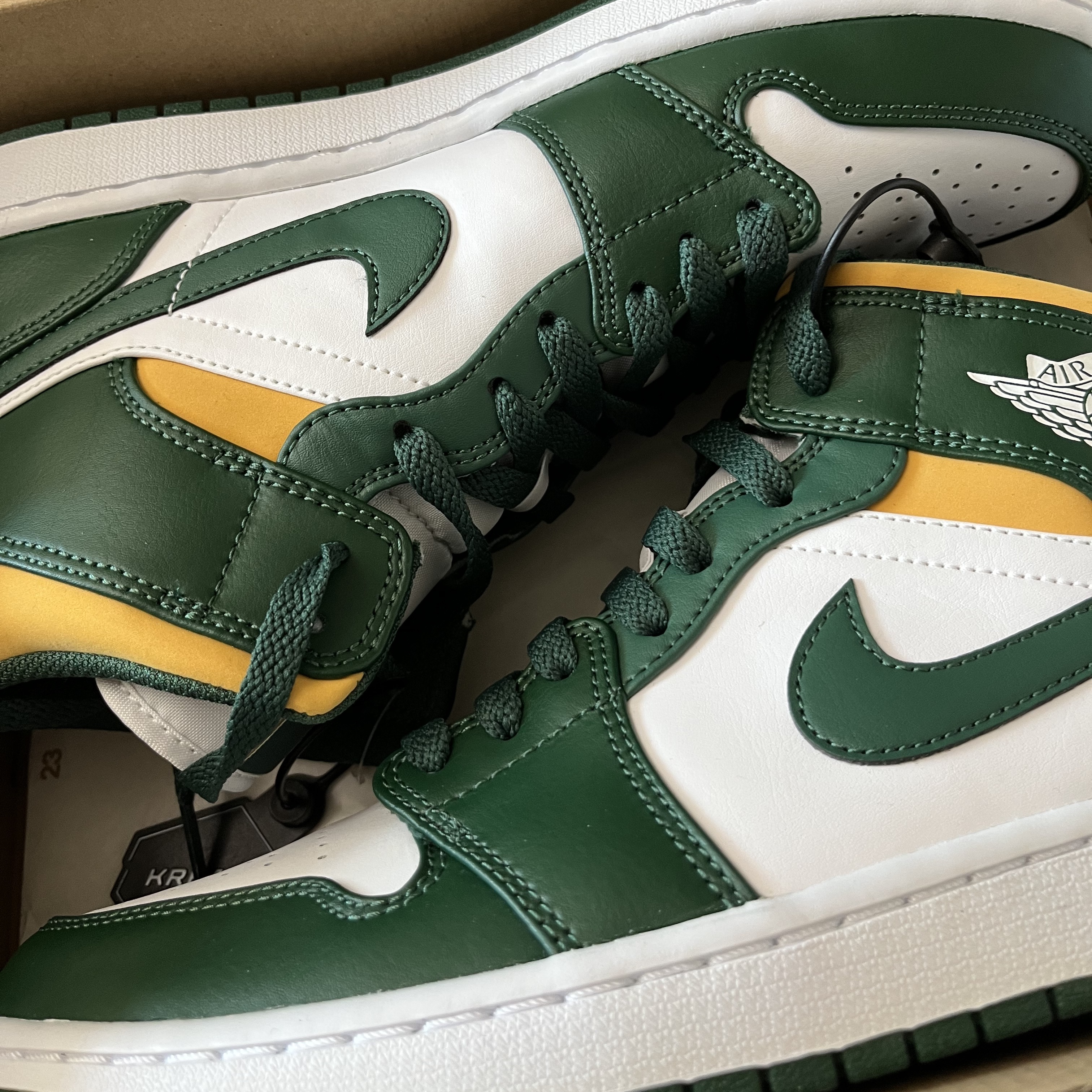 Jordan 1 Mid Sonics 2021 착용 스타일