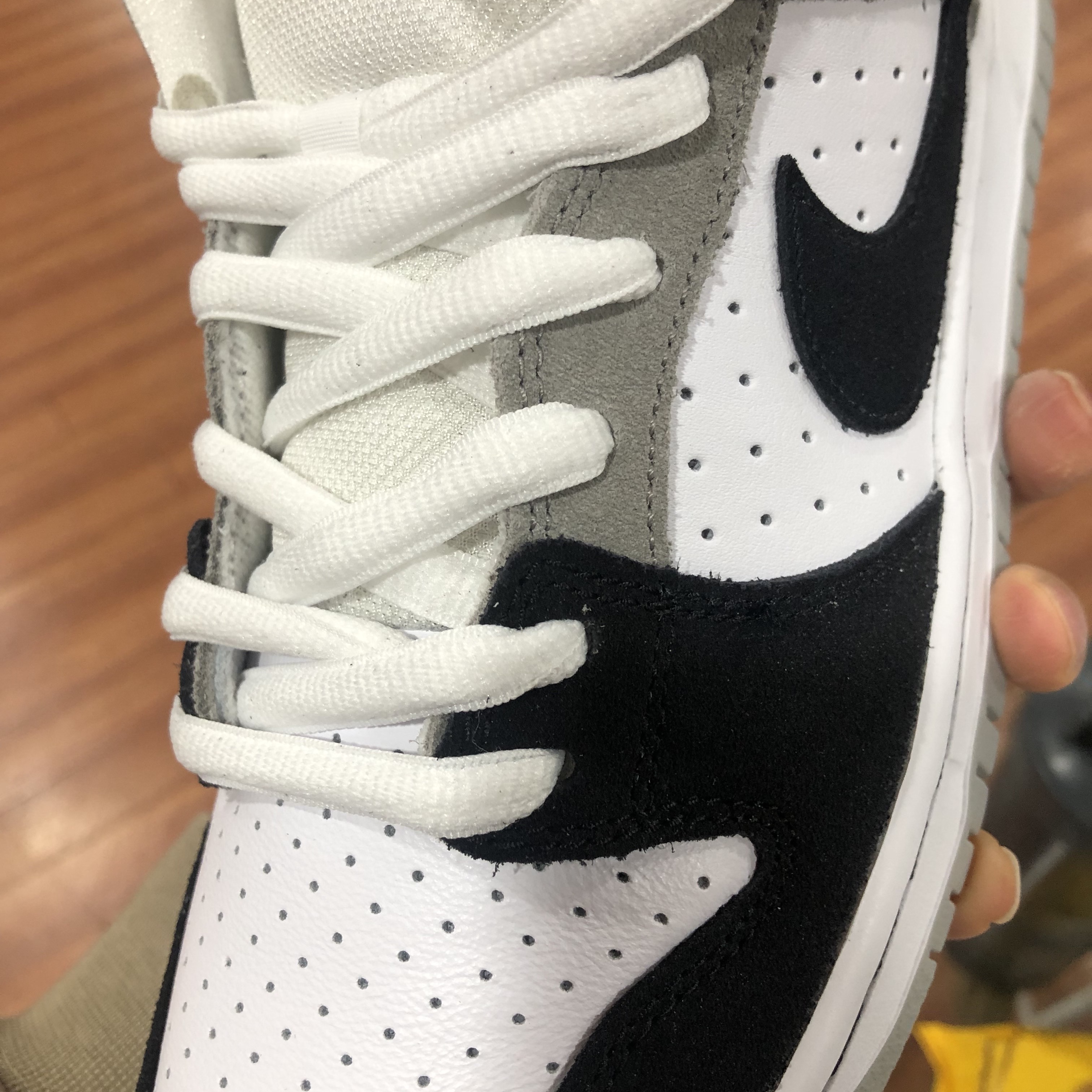 Nike SB Dunk Low Pro Chlorophyll 착용 스타일 - 3