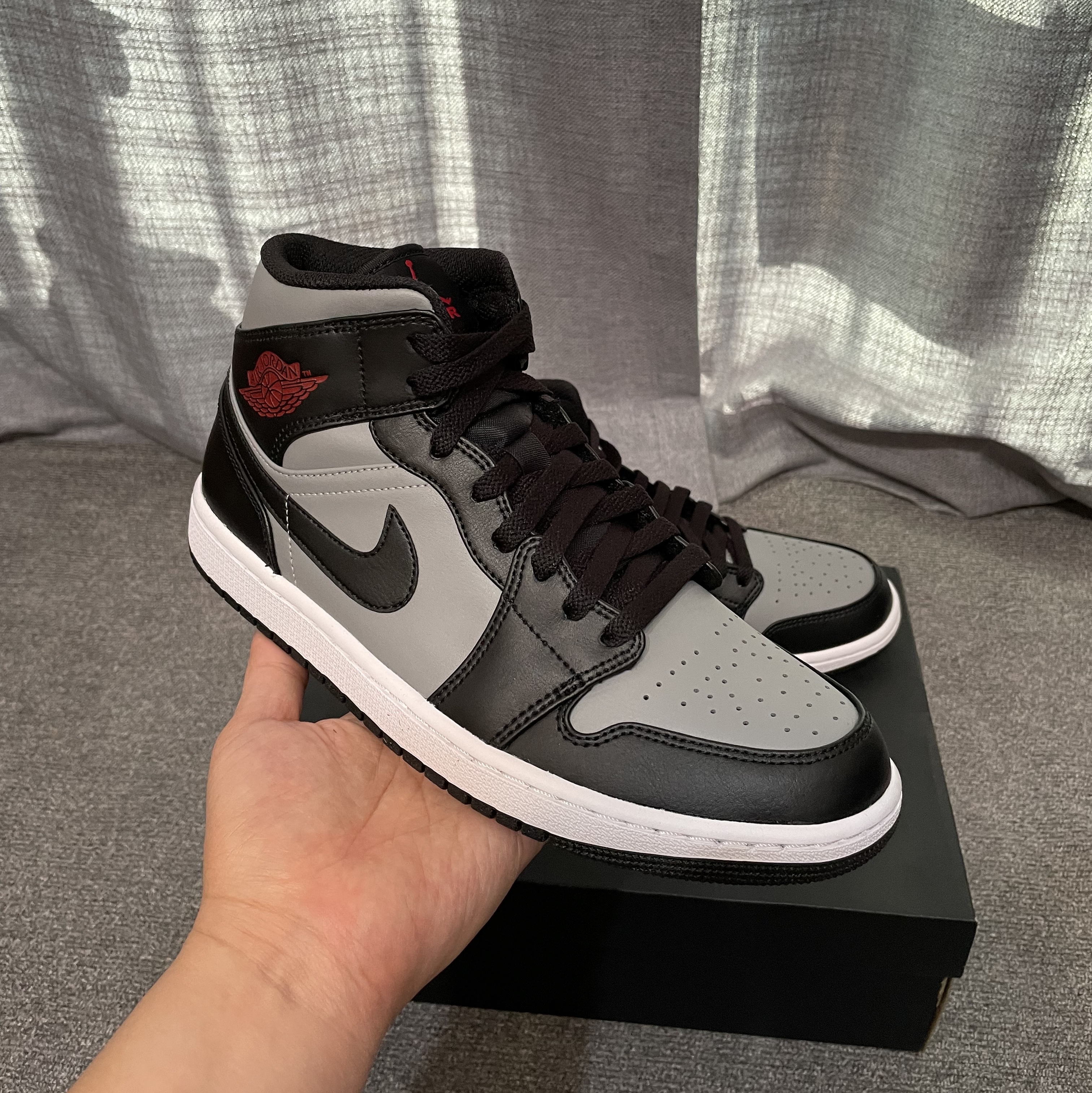 Jordan 1 Mid Shadow 착용 스타일 - 4