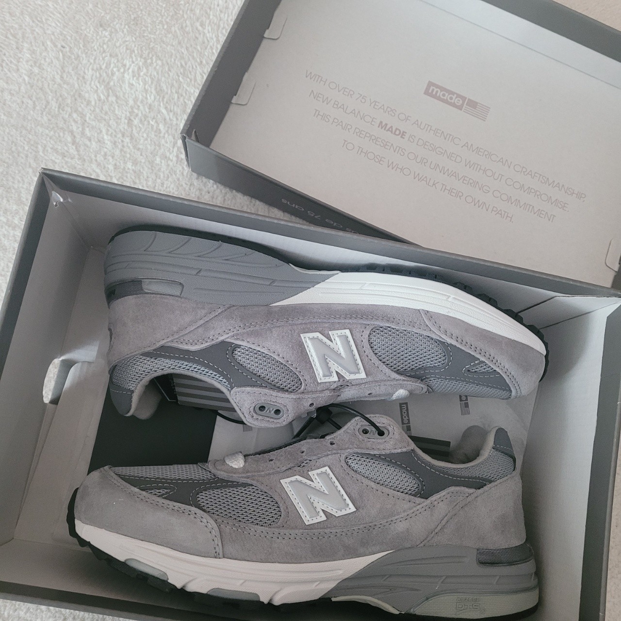 (W) New Balance 993 Made in USA Grey - B Standard 착용 스타일