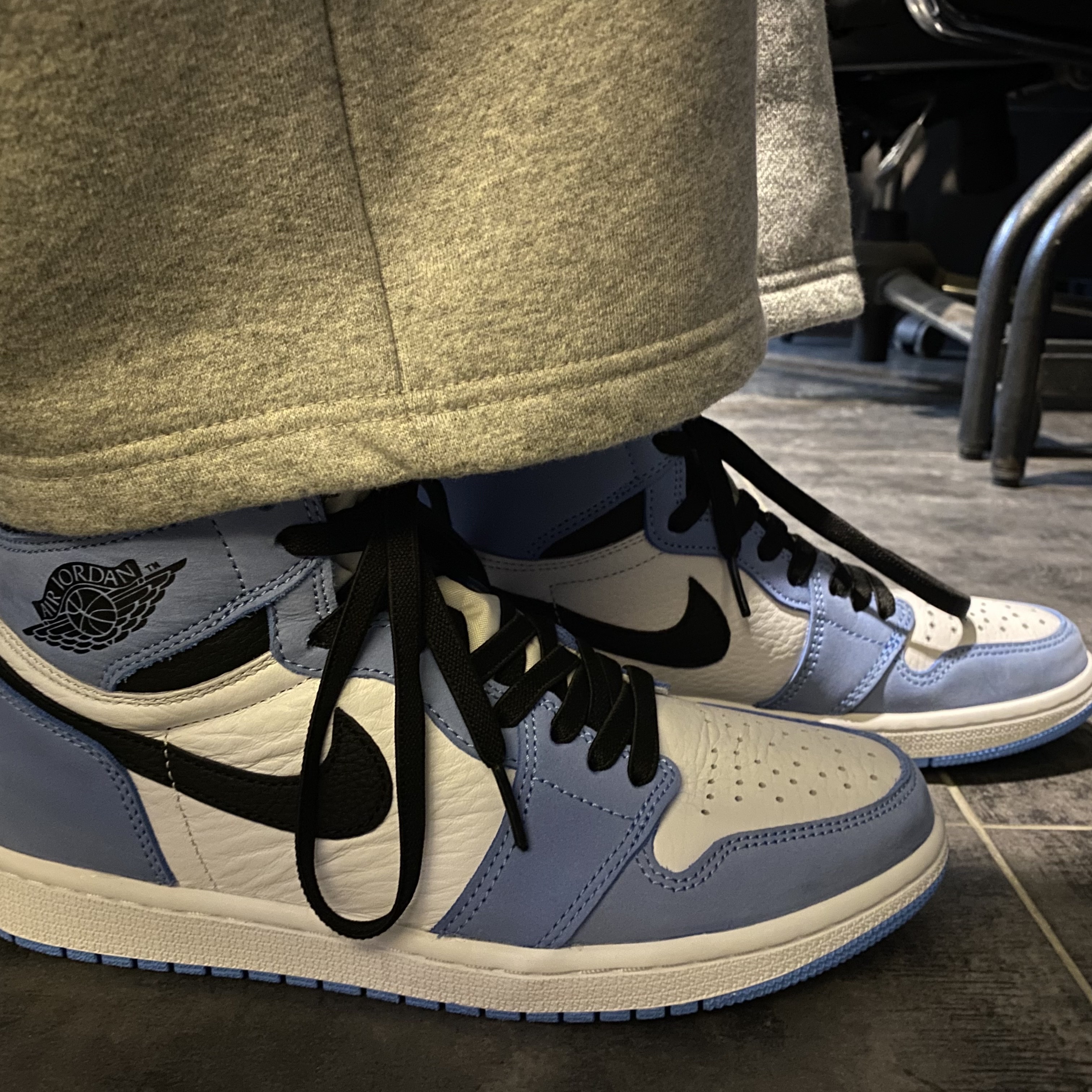 Jordan 1 Retro High OG University Blue 착용 스타일