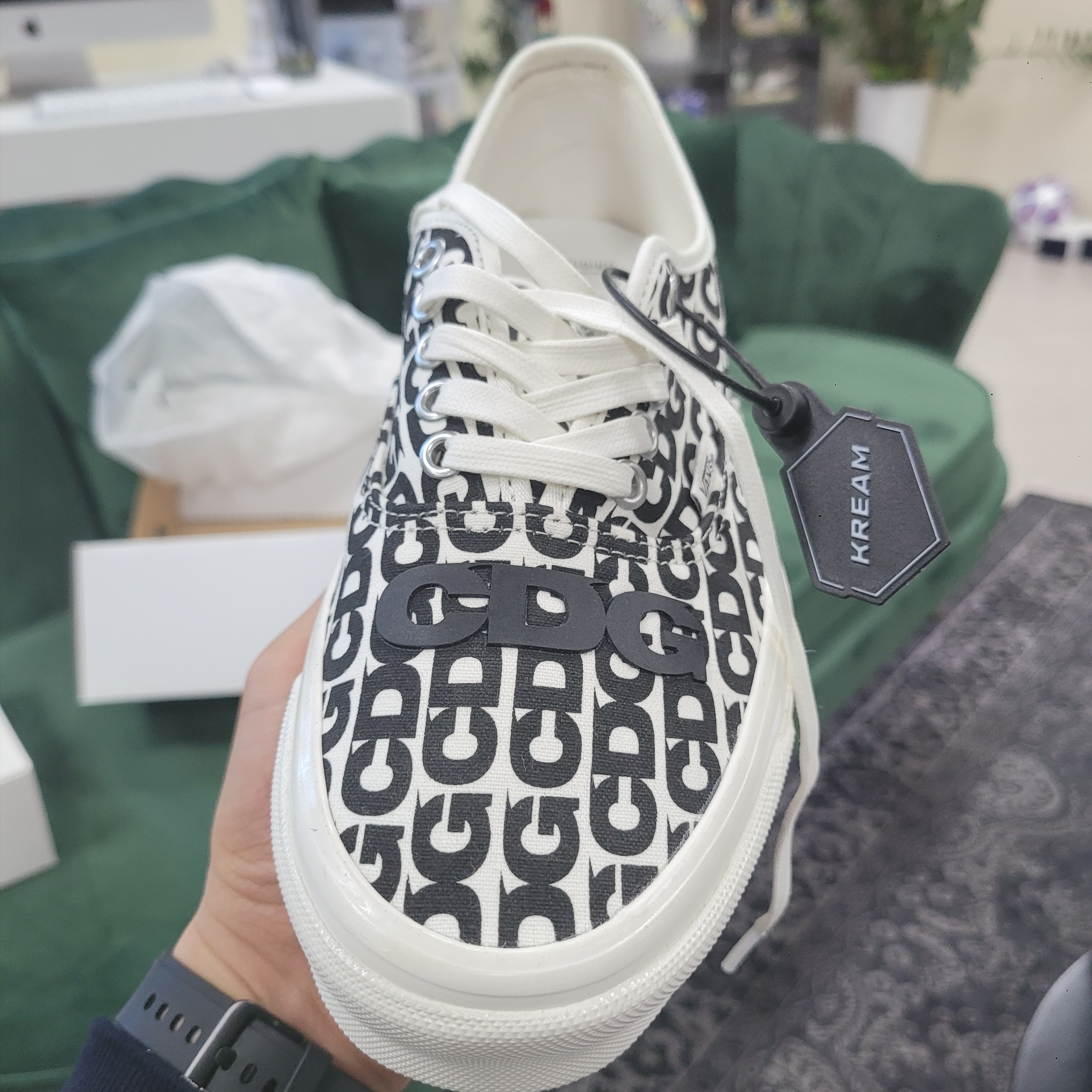 Vans Vault x CDG OG Authentic LX White Black 착용 스타일