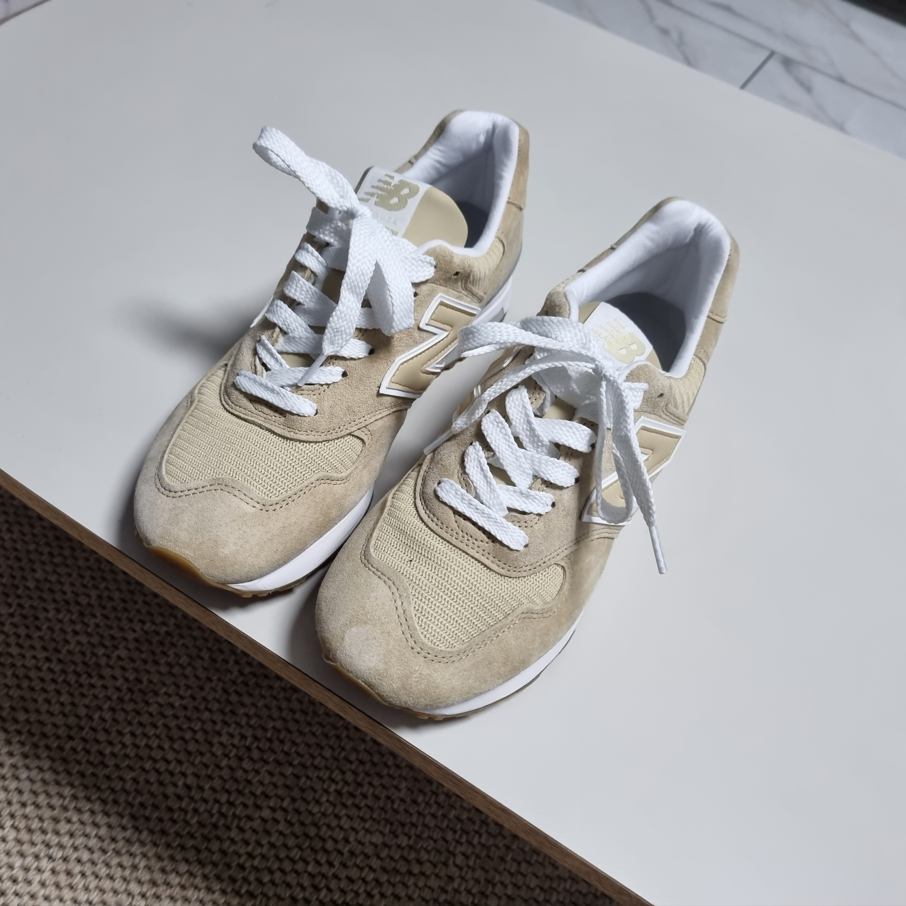 New Balance 1400 Made in USA Tan 착용 스타일 - 2