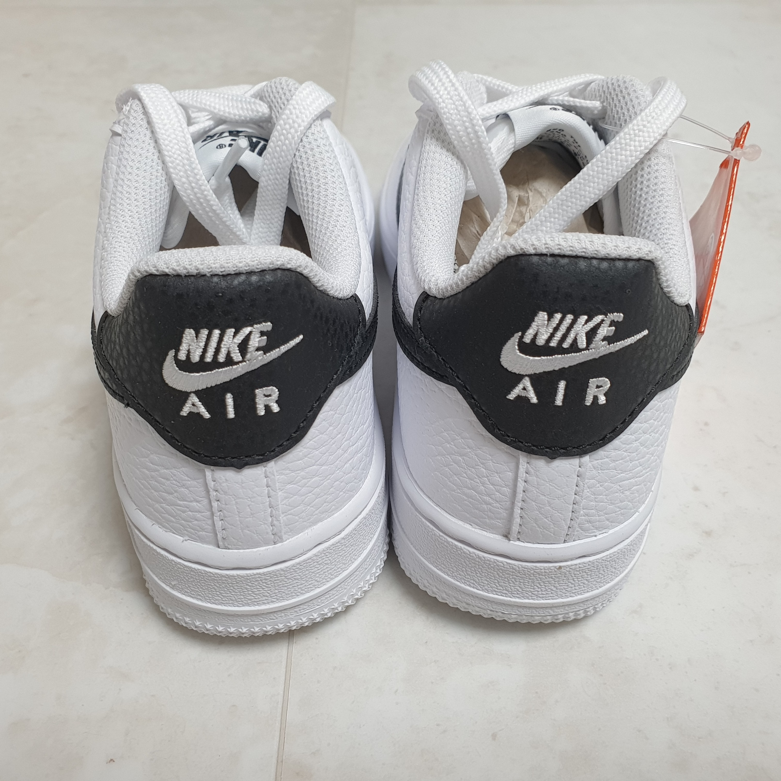 (GS) Nike Air Force 1 White Black, Nike Air Force 1 '07 White Black 착용 스타일 - 2