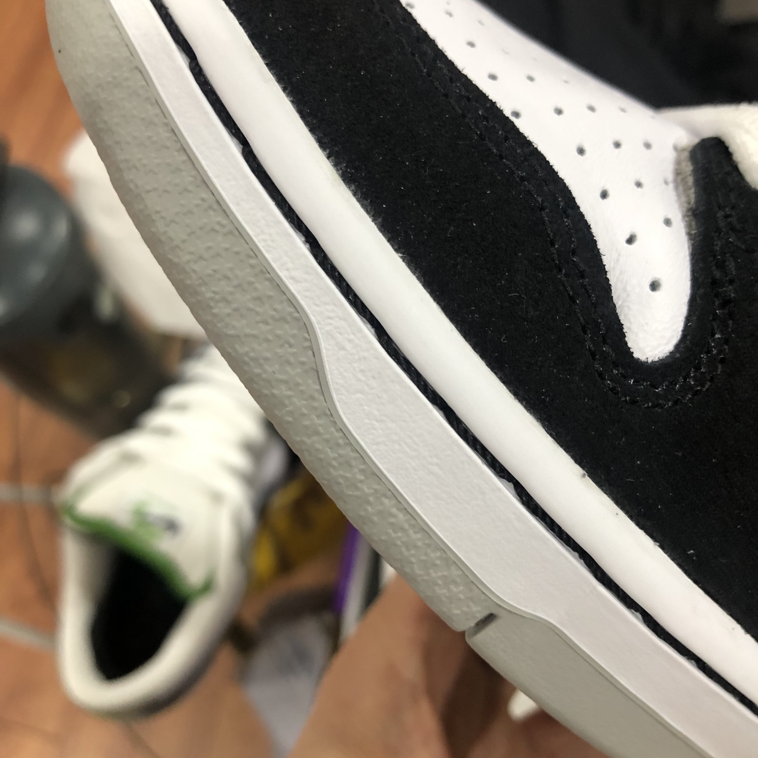 Nike SB Dunk Low Pro Chlorophyll 착용 스타일 - 5