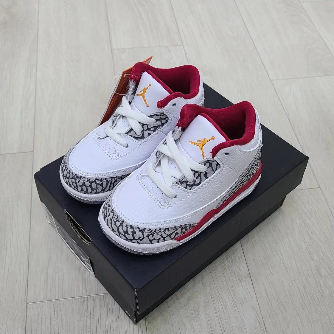 (TD) Jordan 3 Retro Cardinal Red 착용 스타일 - 2