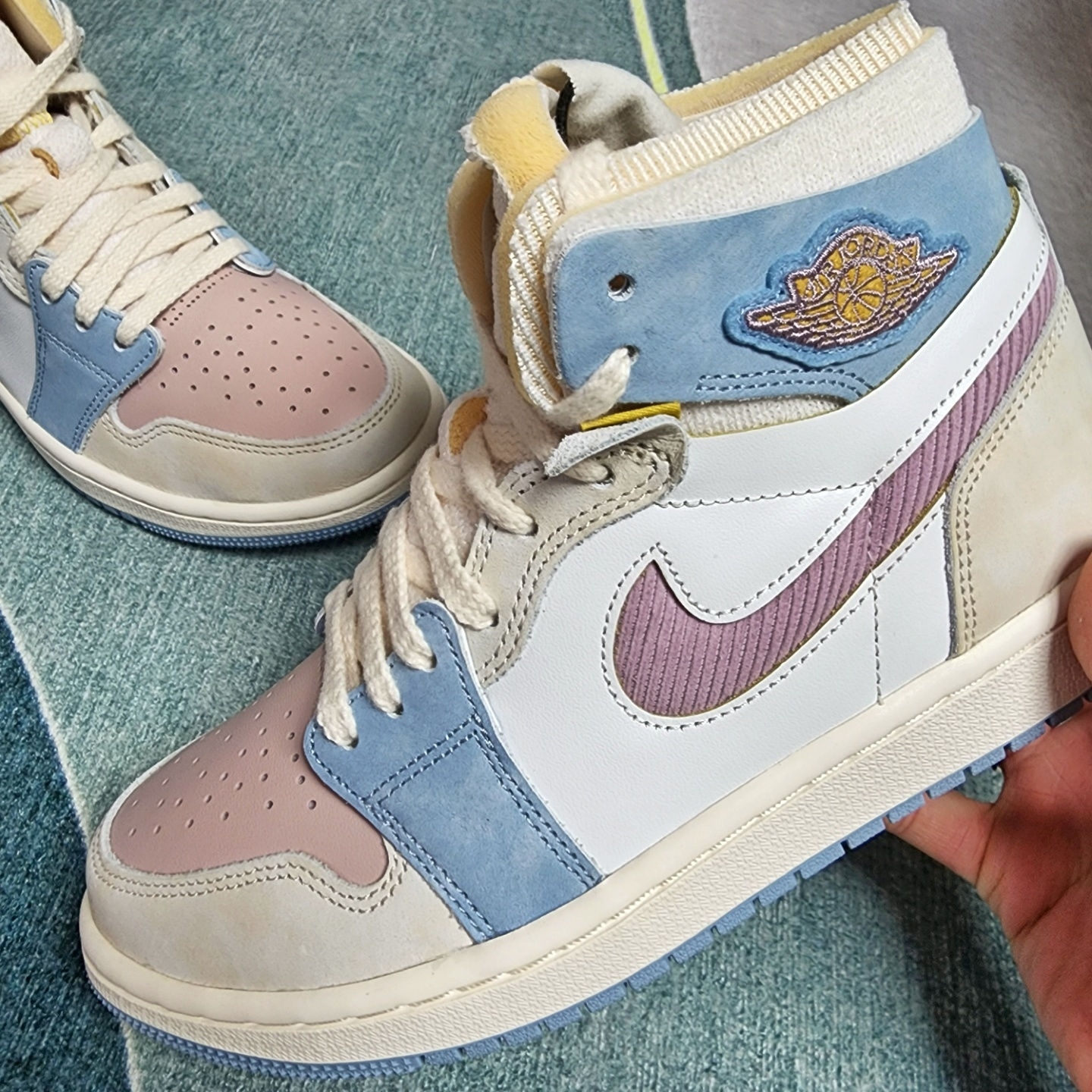 (W) Jordan 1 Zoom Air CMFT Pink Oxford Plum Fog 착용 스타일 - 1