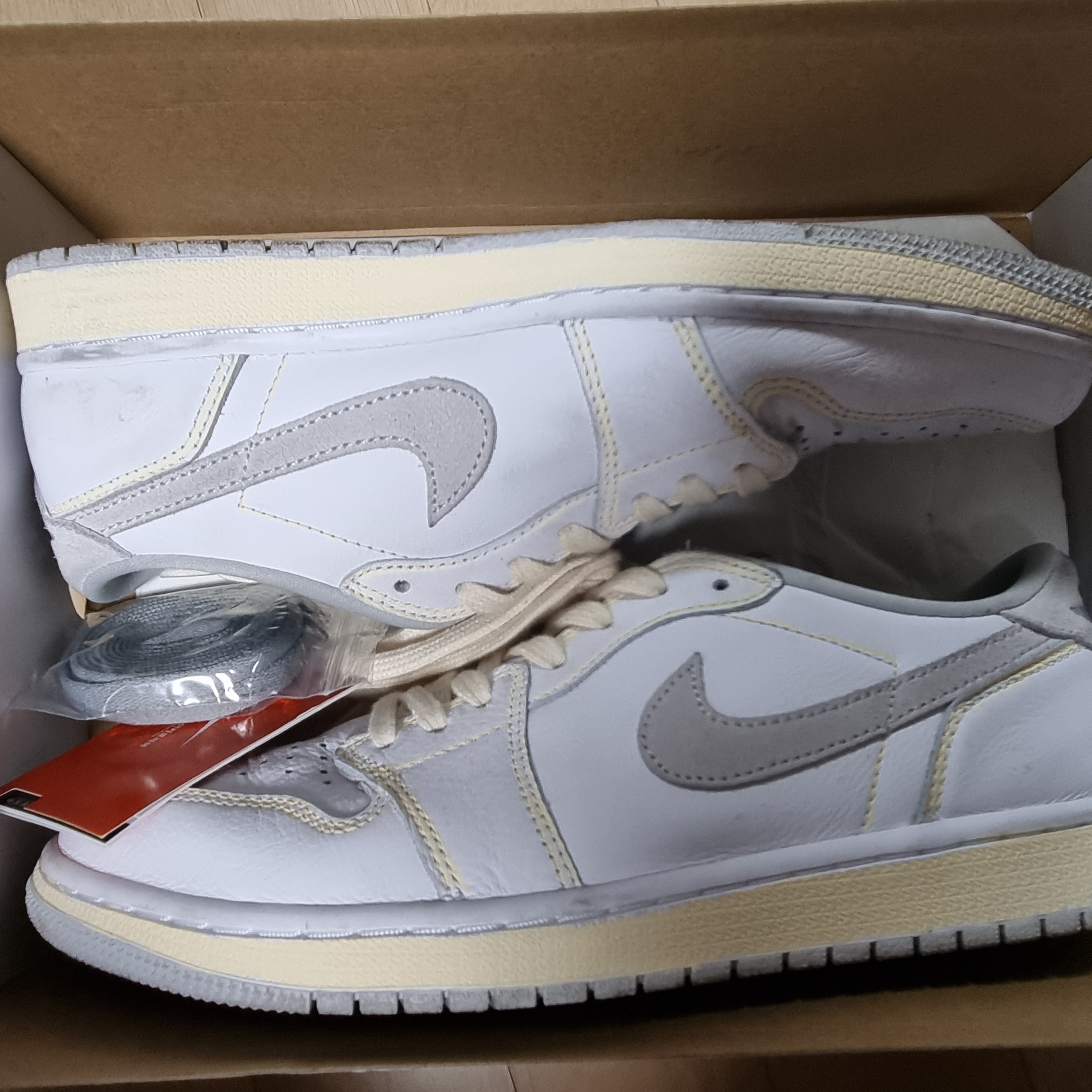Jordan 1 Low OG Neutral Grey 착용 스타일 - 3