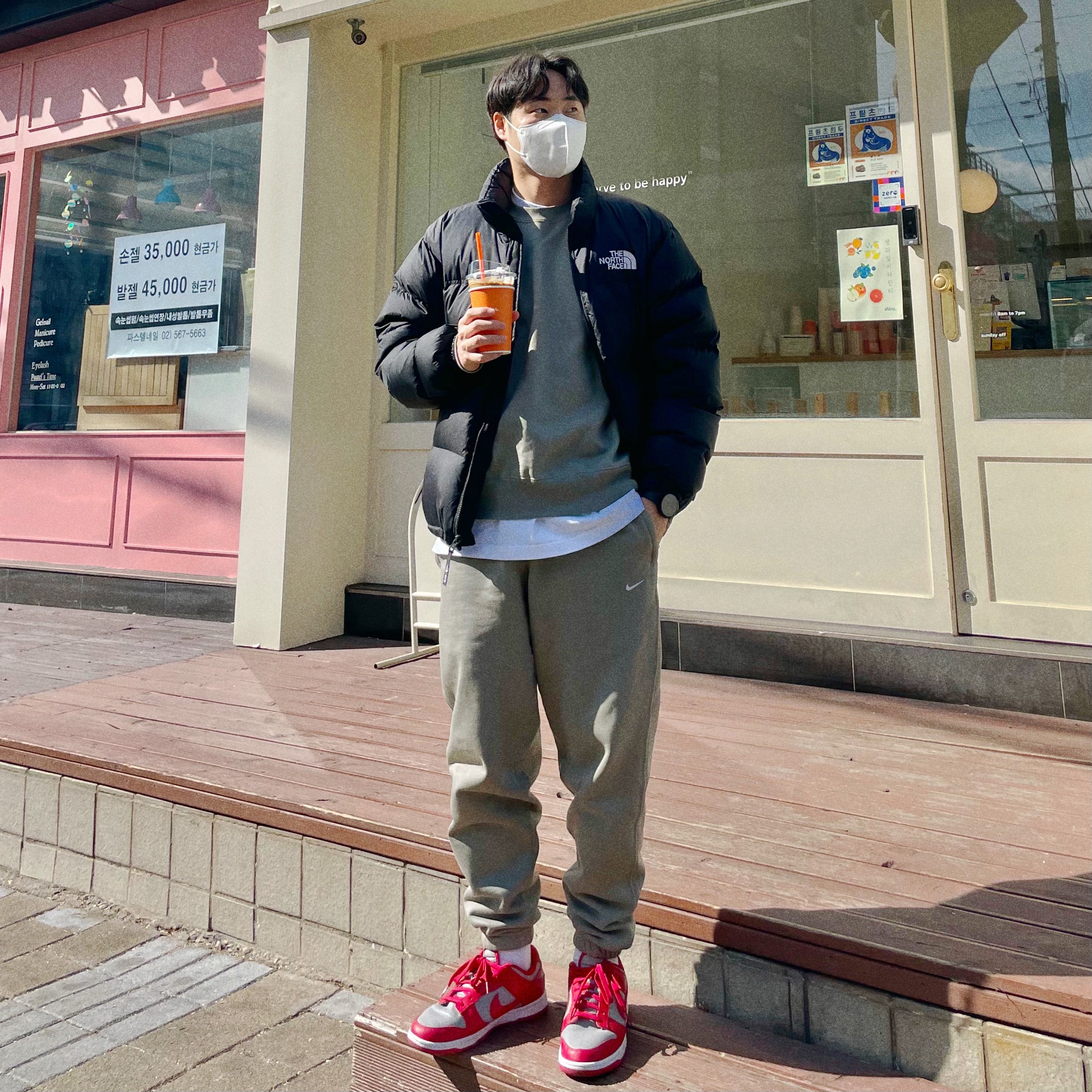 Nike NRG Solo Swoosh Fleece Pants Light Army - US/EU, Nike Dunk Low Retro Medium Grey 착용 스타일