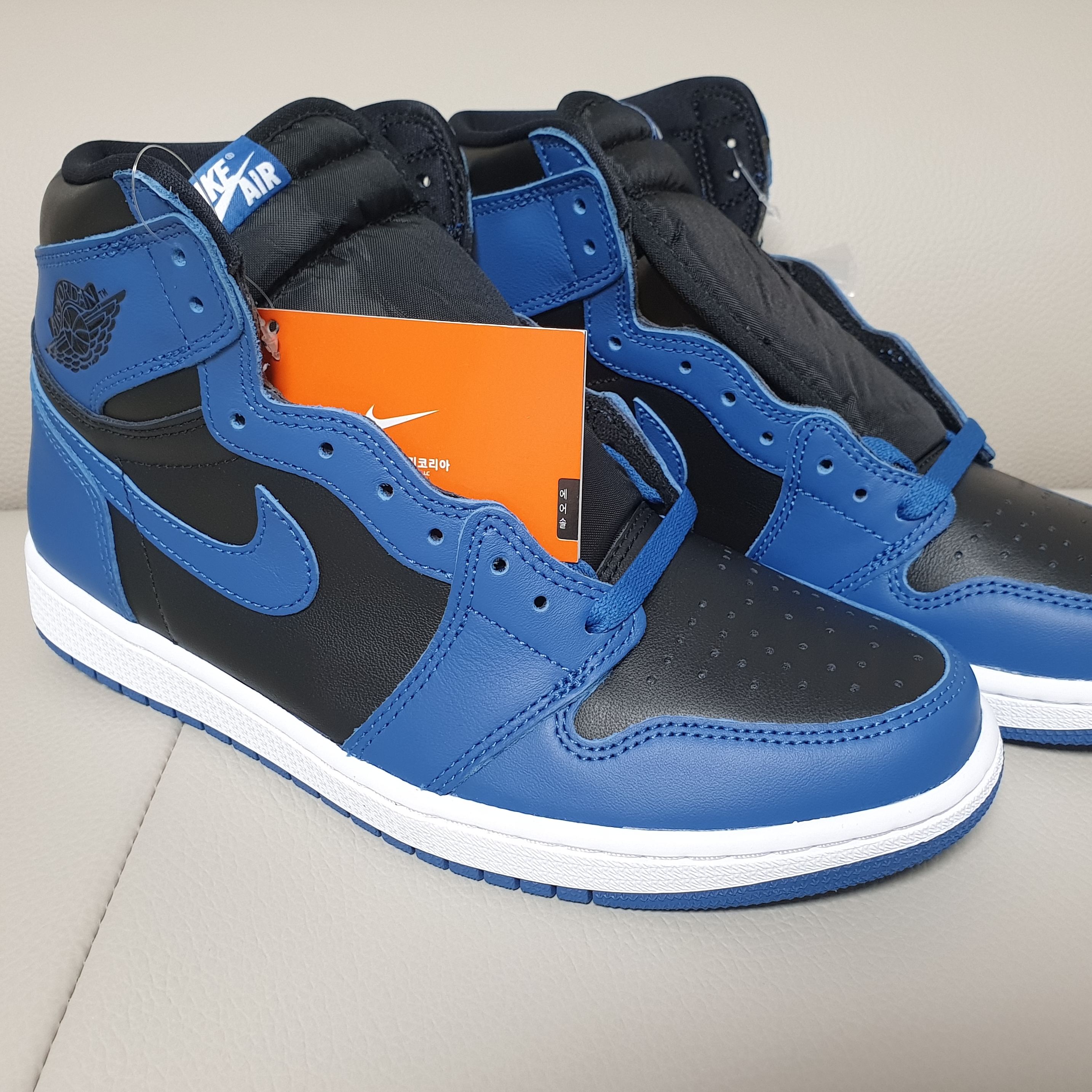 Jordan 1 Retro High OG Dark Marina Blue 착용 스타일 - 1