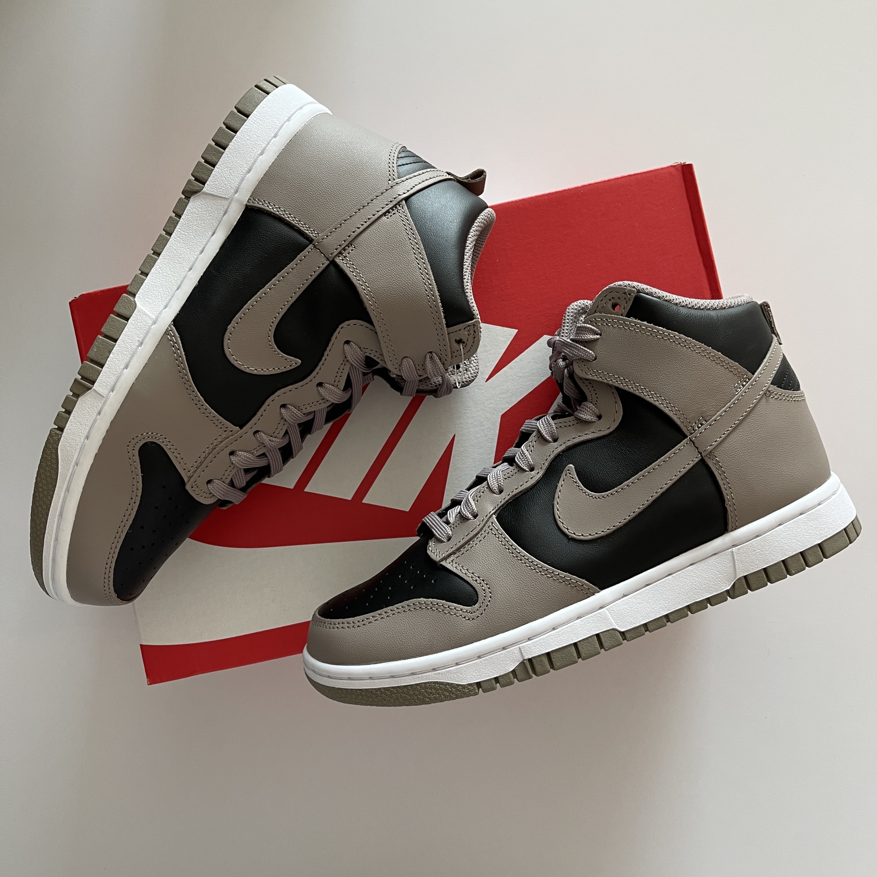(W) Nike Dunk High Moon Fossil 착용 스타일 - 1