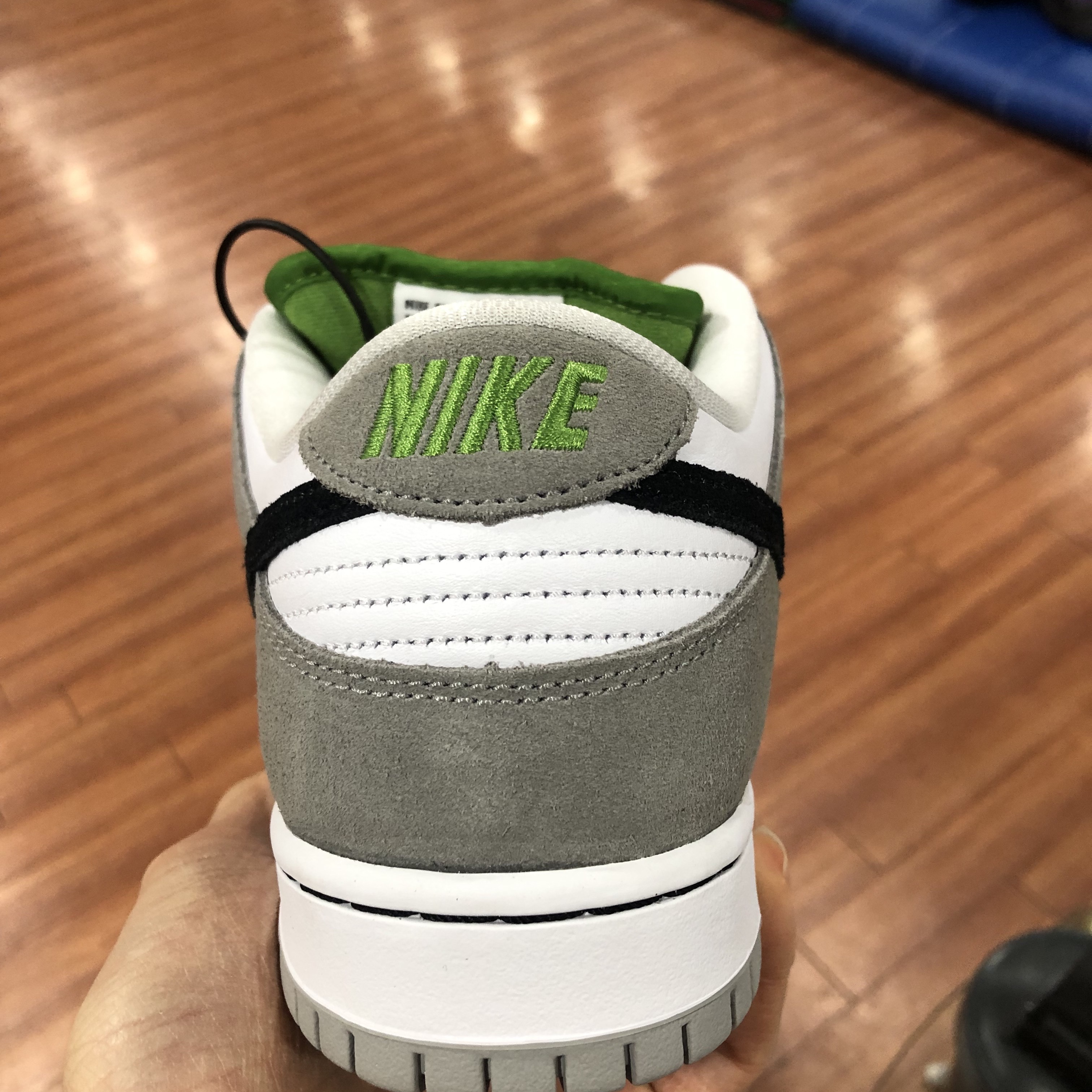 Nike SB Dunk Low Pro Chlorophyll 착용 스타일 - 4