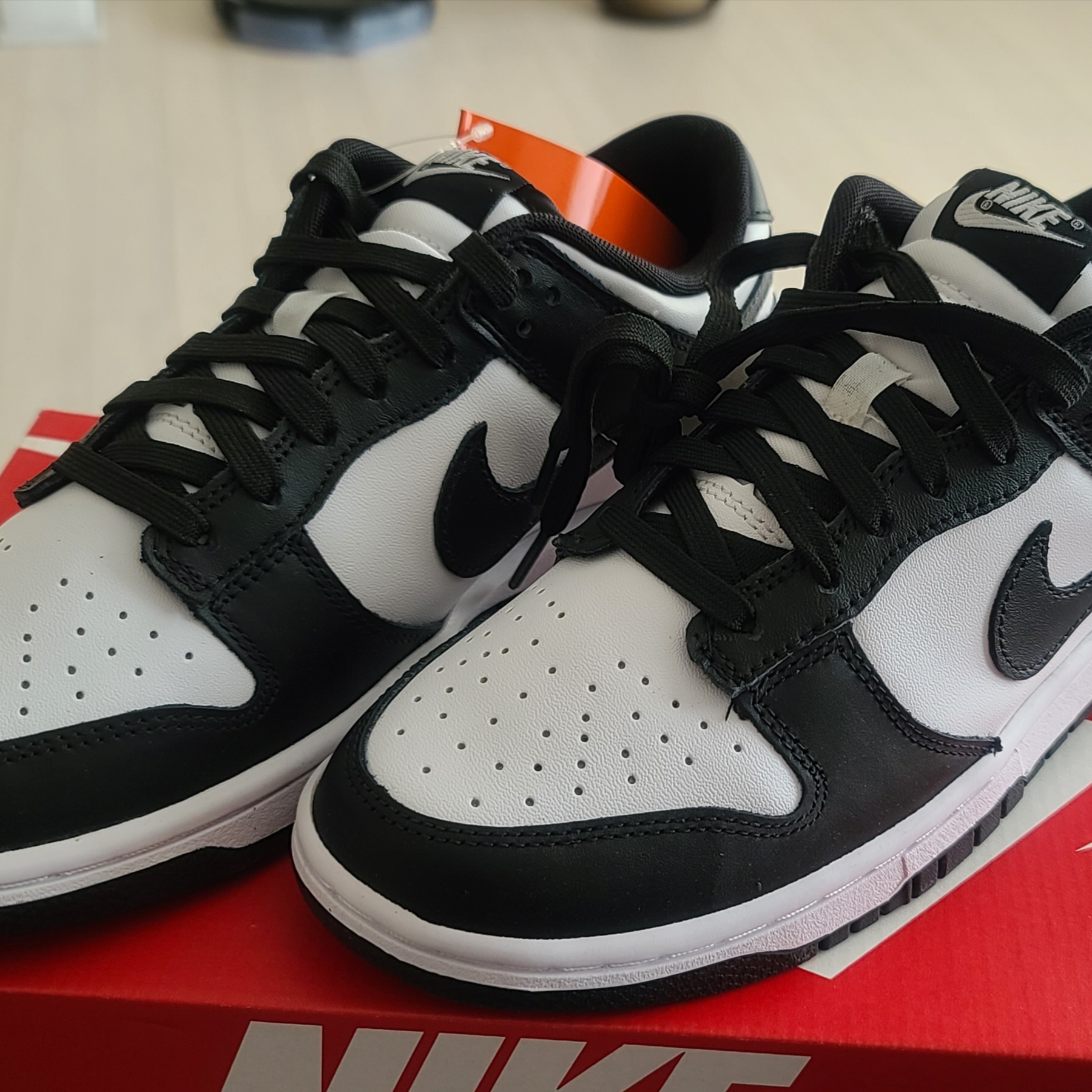 Nike Dunk Low Retro Black 착용 스타일 - 1