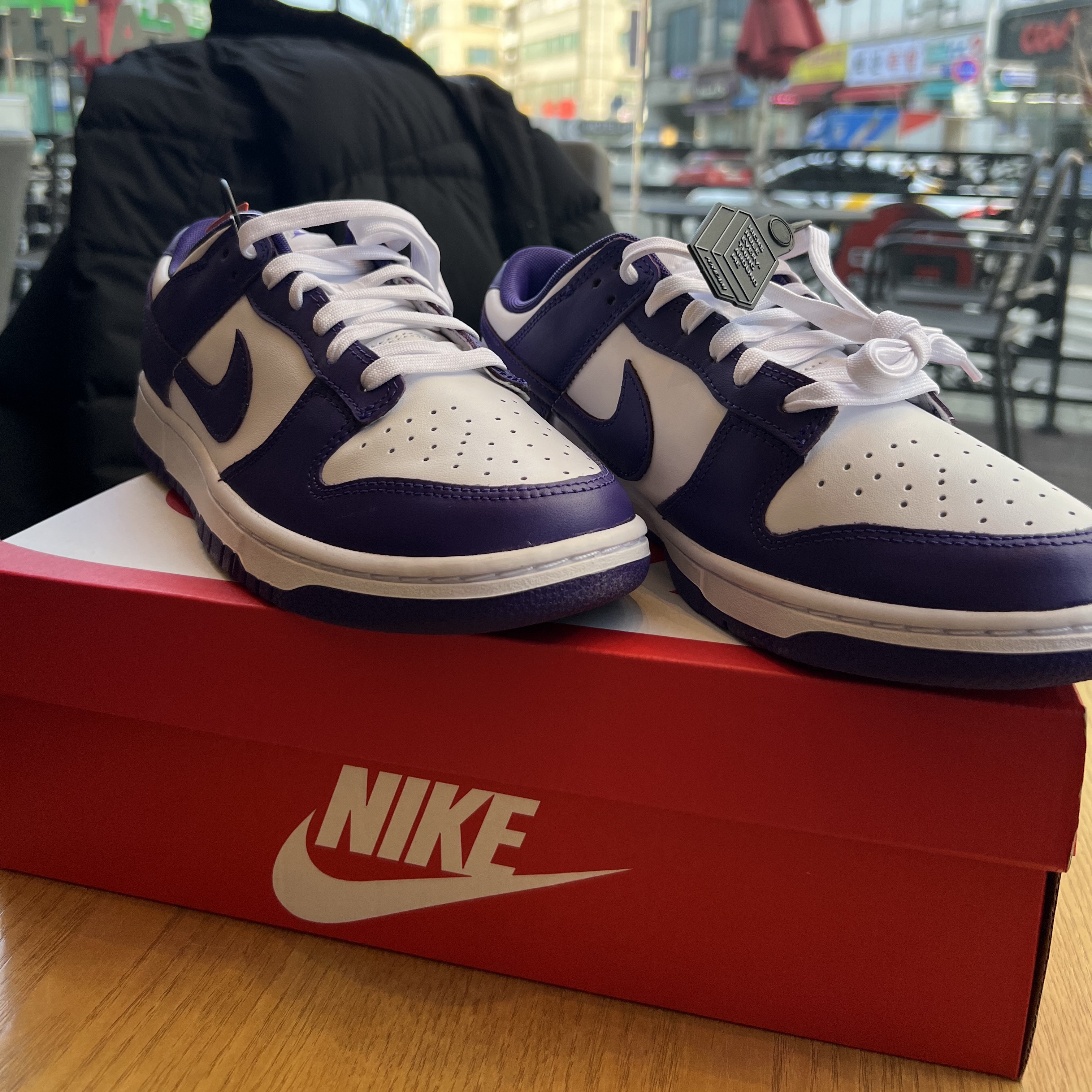 Jordan 1 Mid College Grey, Nike Dunk Low Retro Championship Court Purple 착용 스타일 - 4