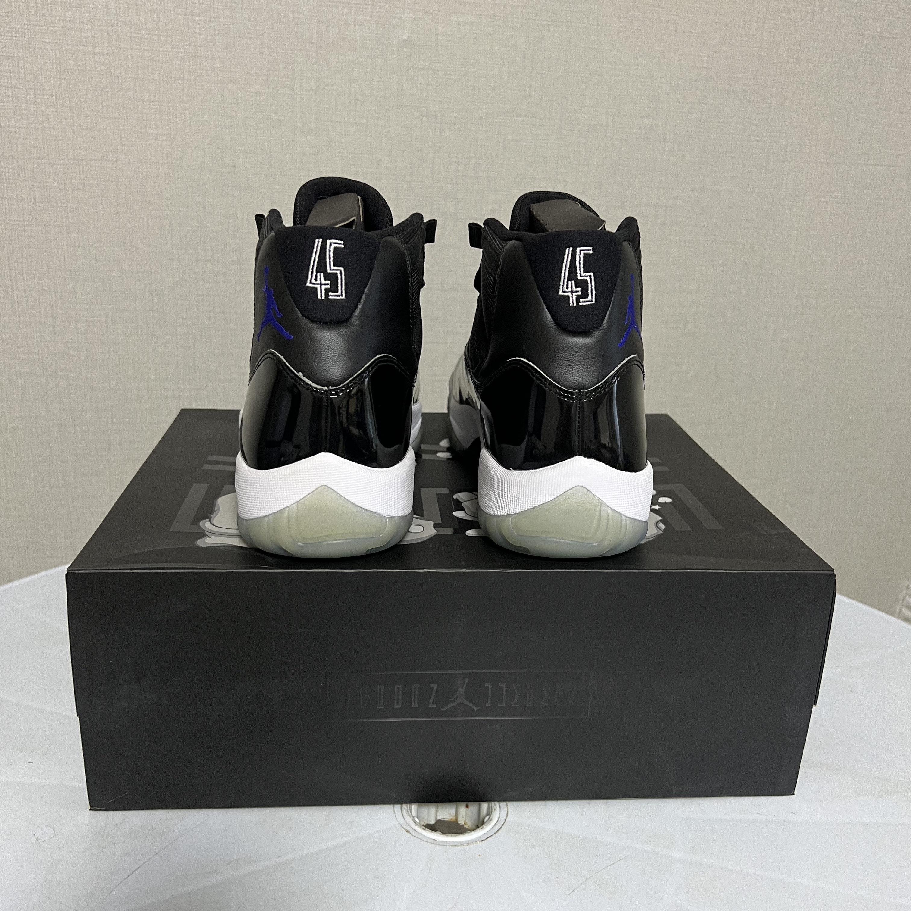 Jordan 11 Retro Space Jam 2016 착용 스타일 - 3