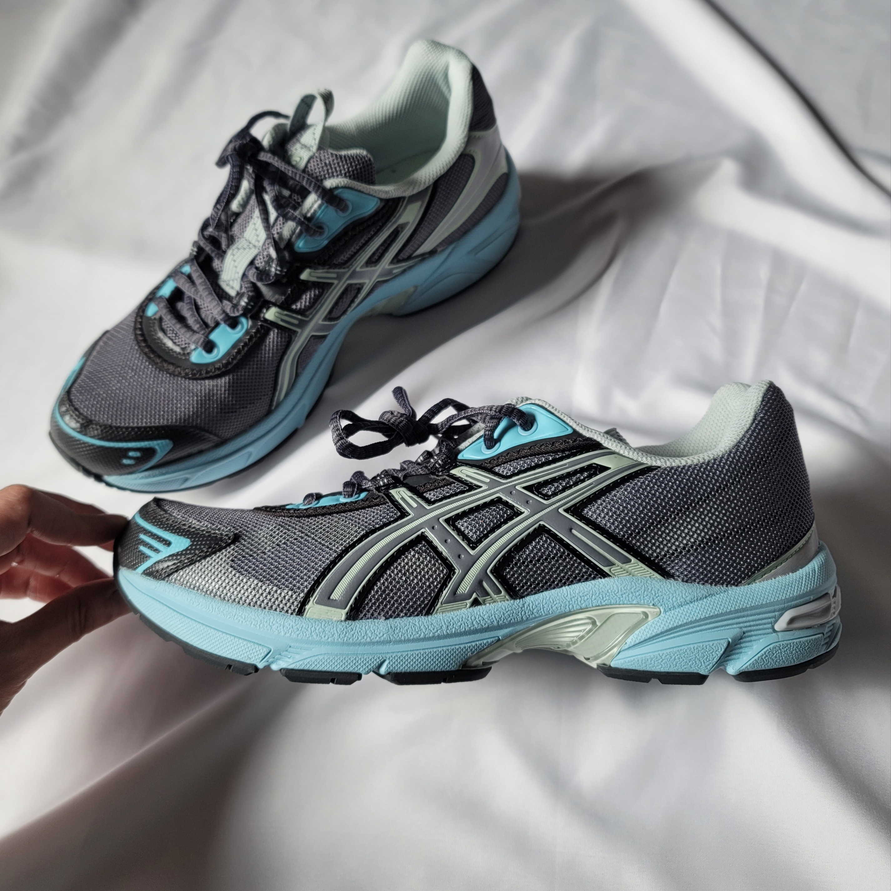 Asics UB2-S Gel-1130 Metropolis Lichen Rock 착용 스타일 - 2
