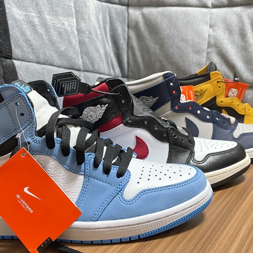Jordan 1 Retro High OG University Blue, Jordan 1 Retro High OG Gym Red 착용 스타일 - 1