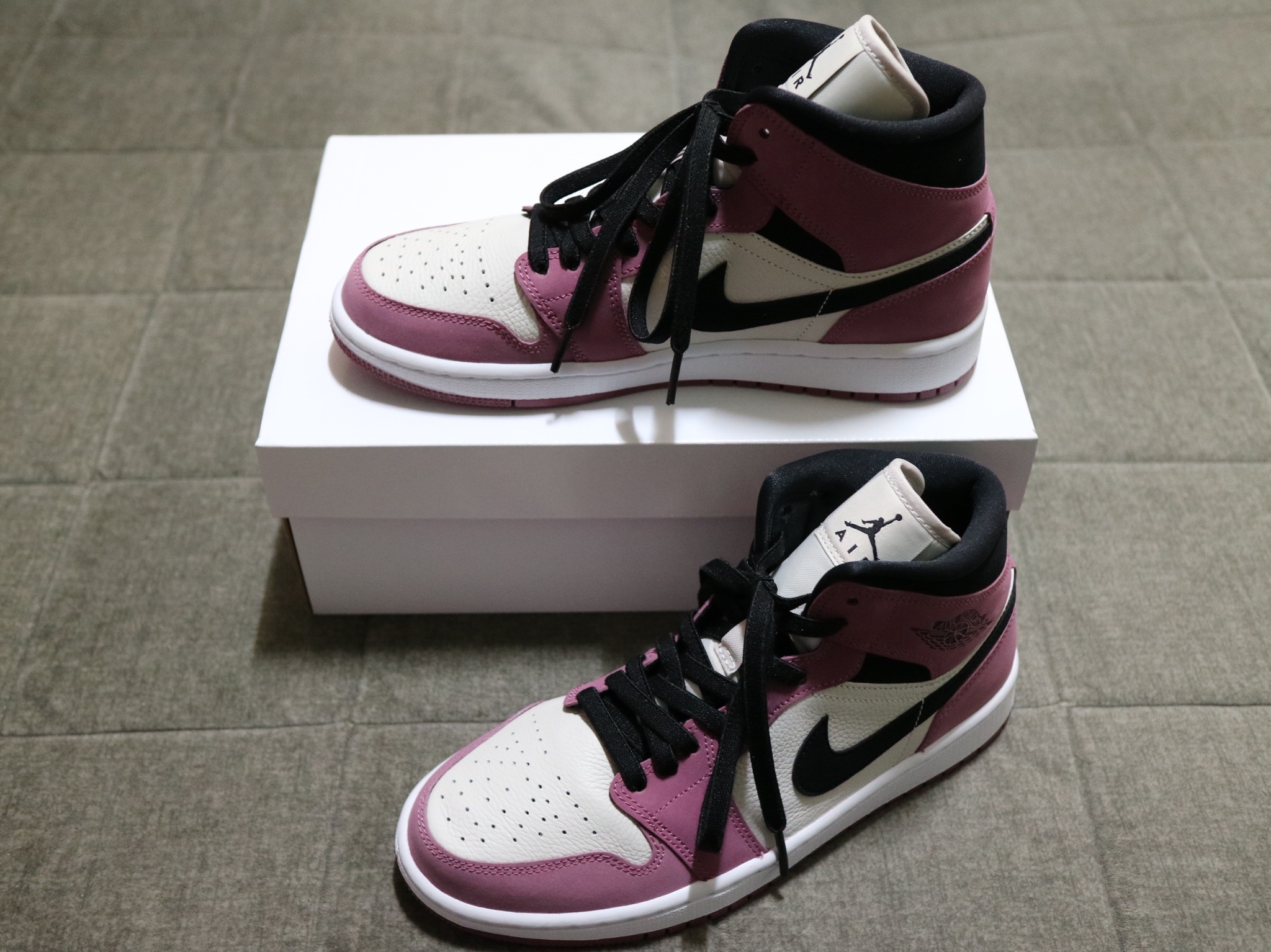 (W) Jordan 1 Mid SE Light Mulberry 착용 스타일 - 3
