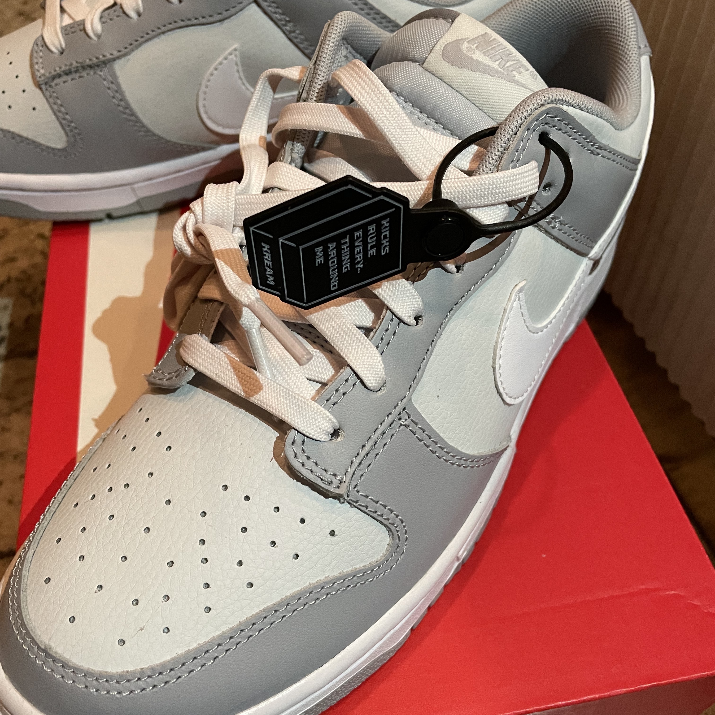 Nike Dunk Low Retro Wolf Grey 착용 스타일 - 2