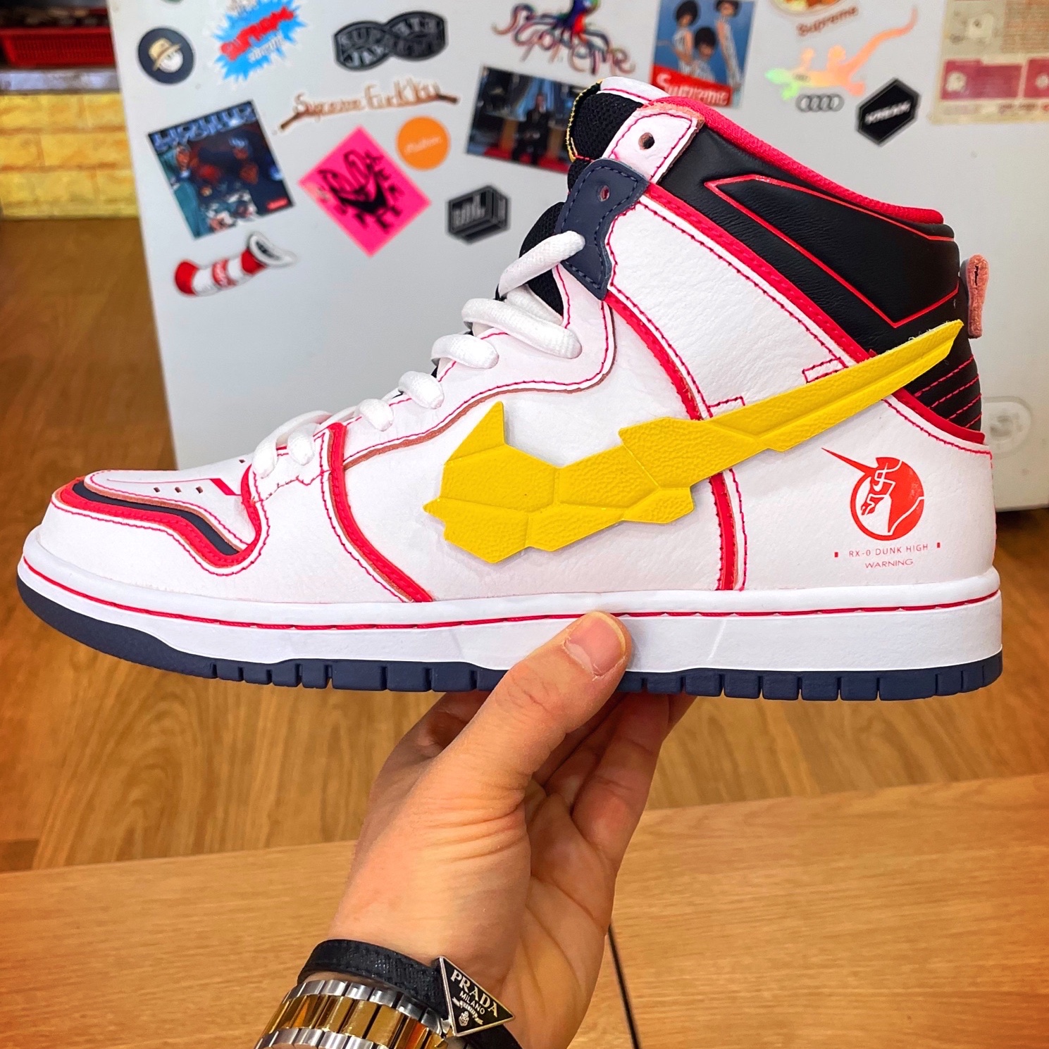 Nike x Gundam SB Dunk High Pro QS Unicorn RX-0 착용 스타일