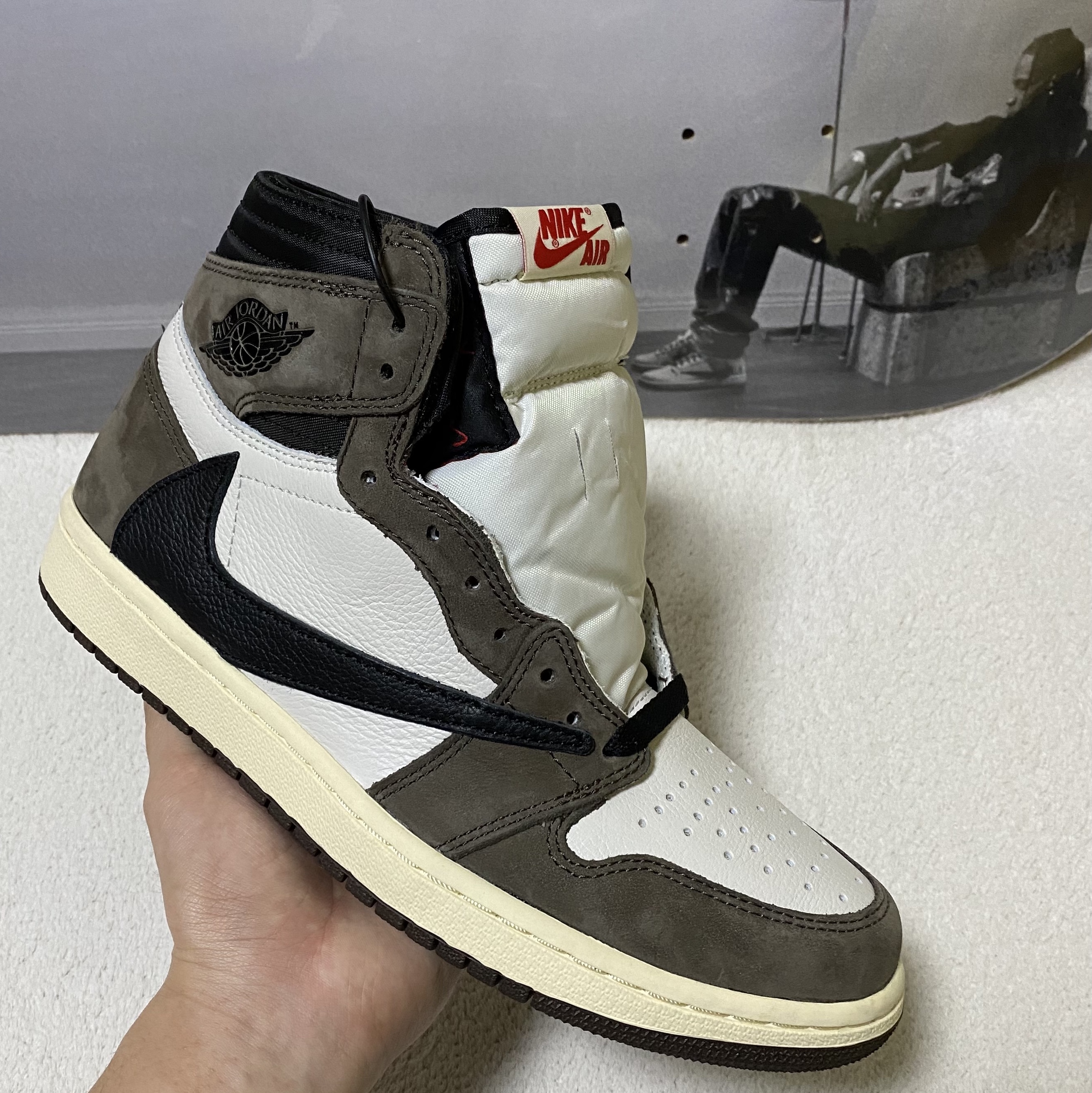 Jordan 1 x Travis Scott Retro High OG SP Mocha 착용 스타일