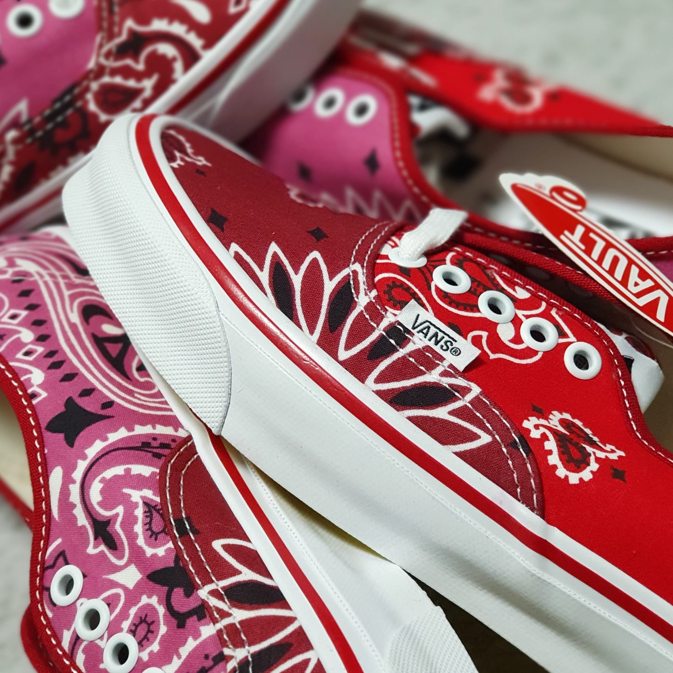 Vans Vault x Bedwin & The Heartbreakers OG Authentic LX Multi-Color-Red 착용 스타일