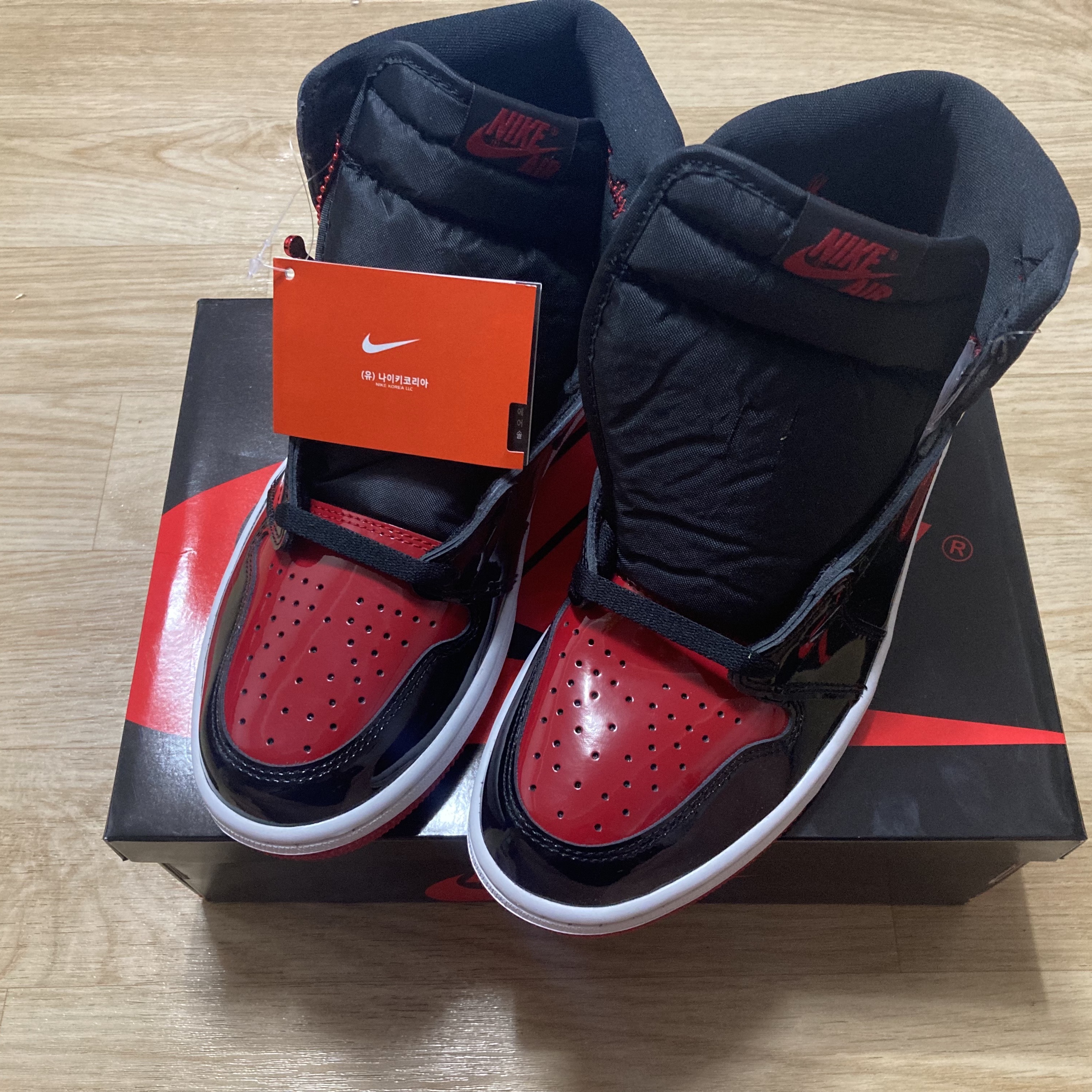 Jordan 1 Retro High OG Patent Bred 착용 스타일 - 1