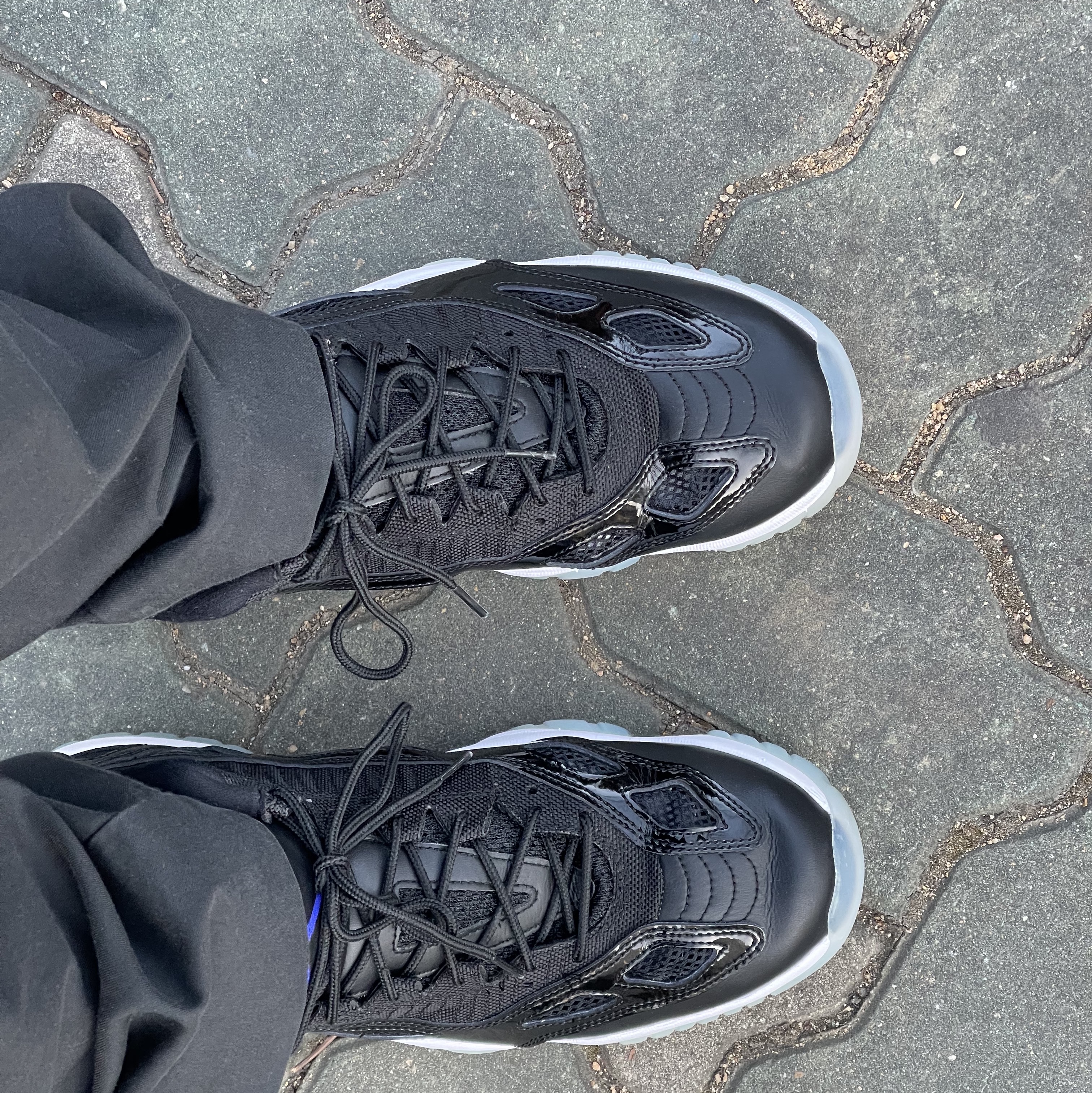 Jordan 11 Retro Low IE Space Jam 착용 스타일 - 2