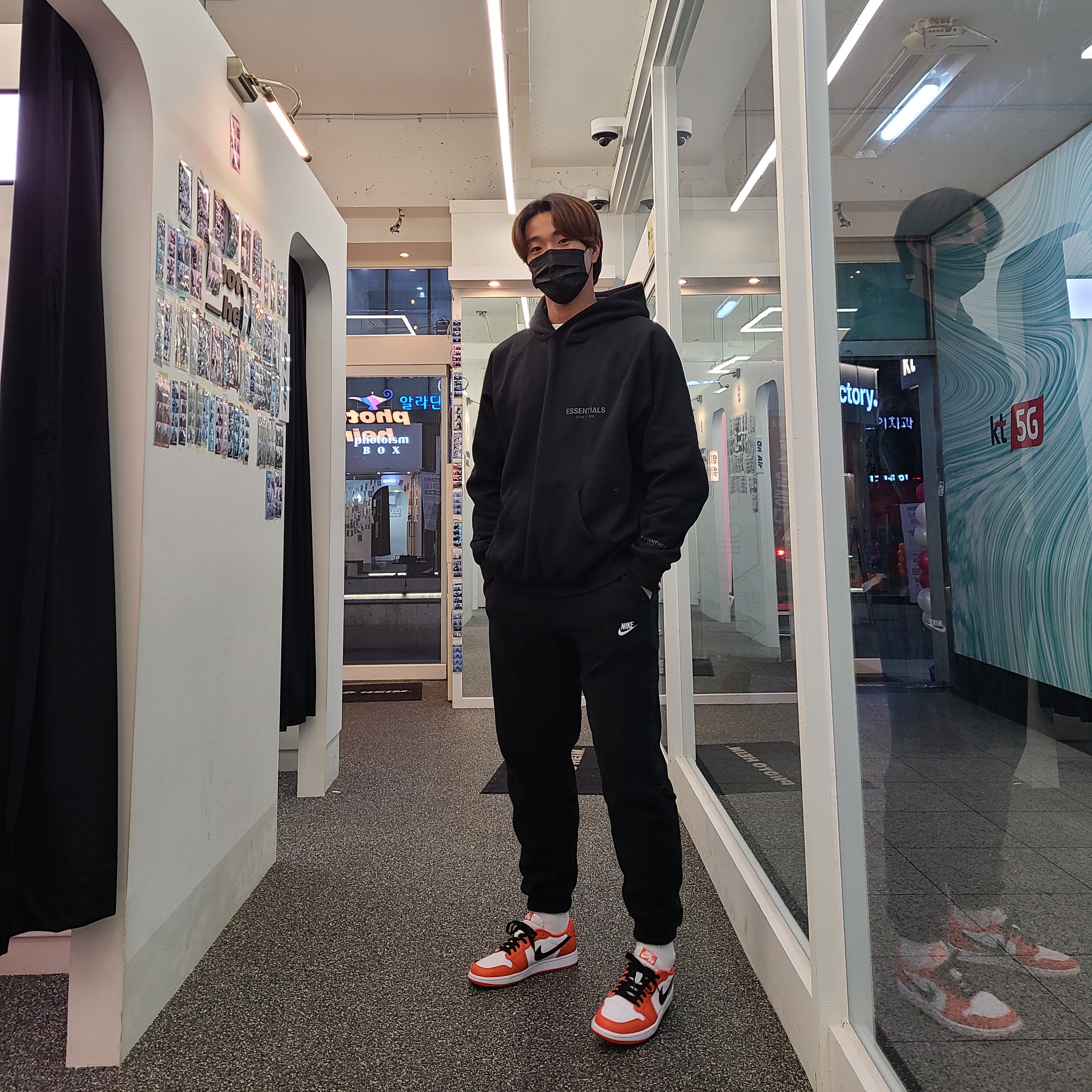 Essentials The Core Collection Pullover Hoodie Black, (W) Jordan 1 Low OG Starfish 착용 스타일 - 2