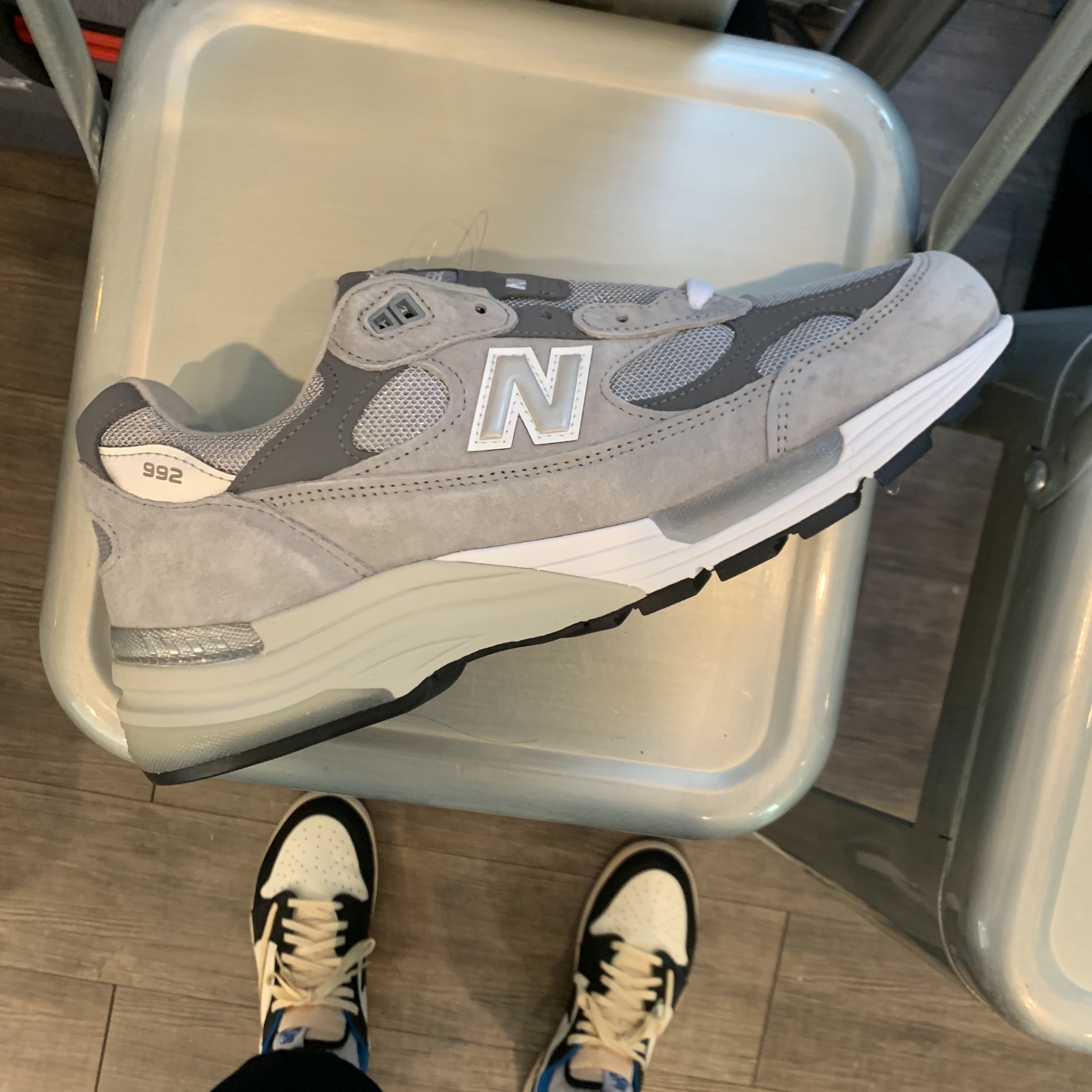 New Balance 992 Made in USA Grey - D Standard 착용 스타일 - 5