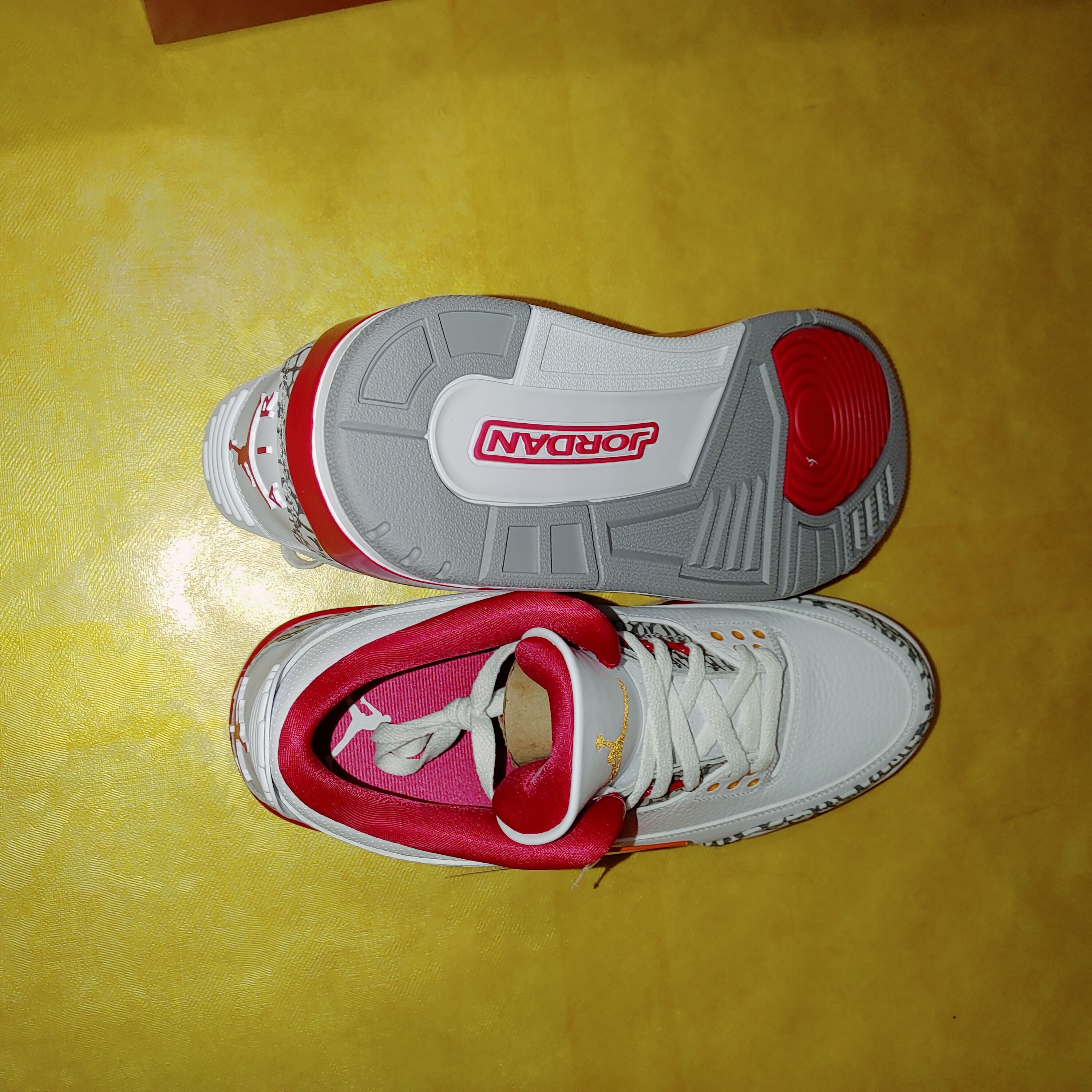 Jordan 3 Retro Cardinal Red 착용 스타일 - 4