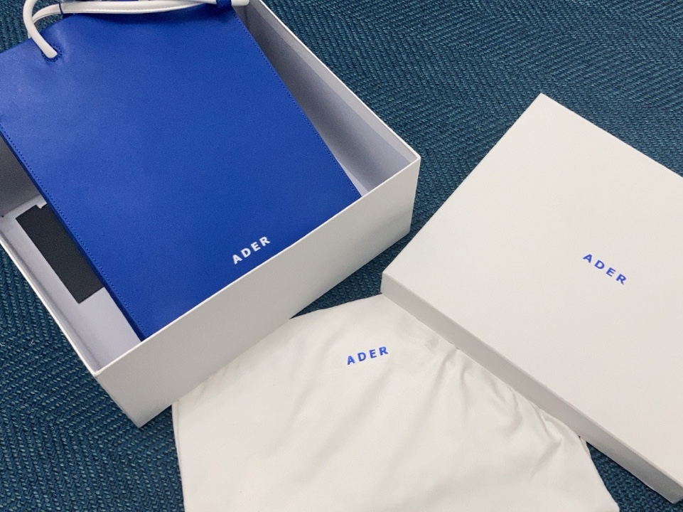 Ader Error Shopper Bag Blue 착용 스타일 - 1