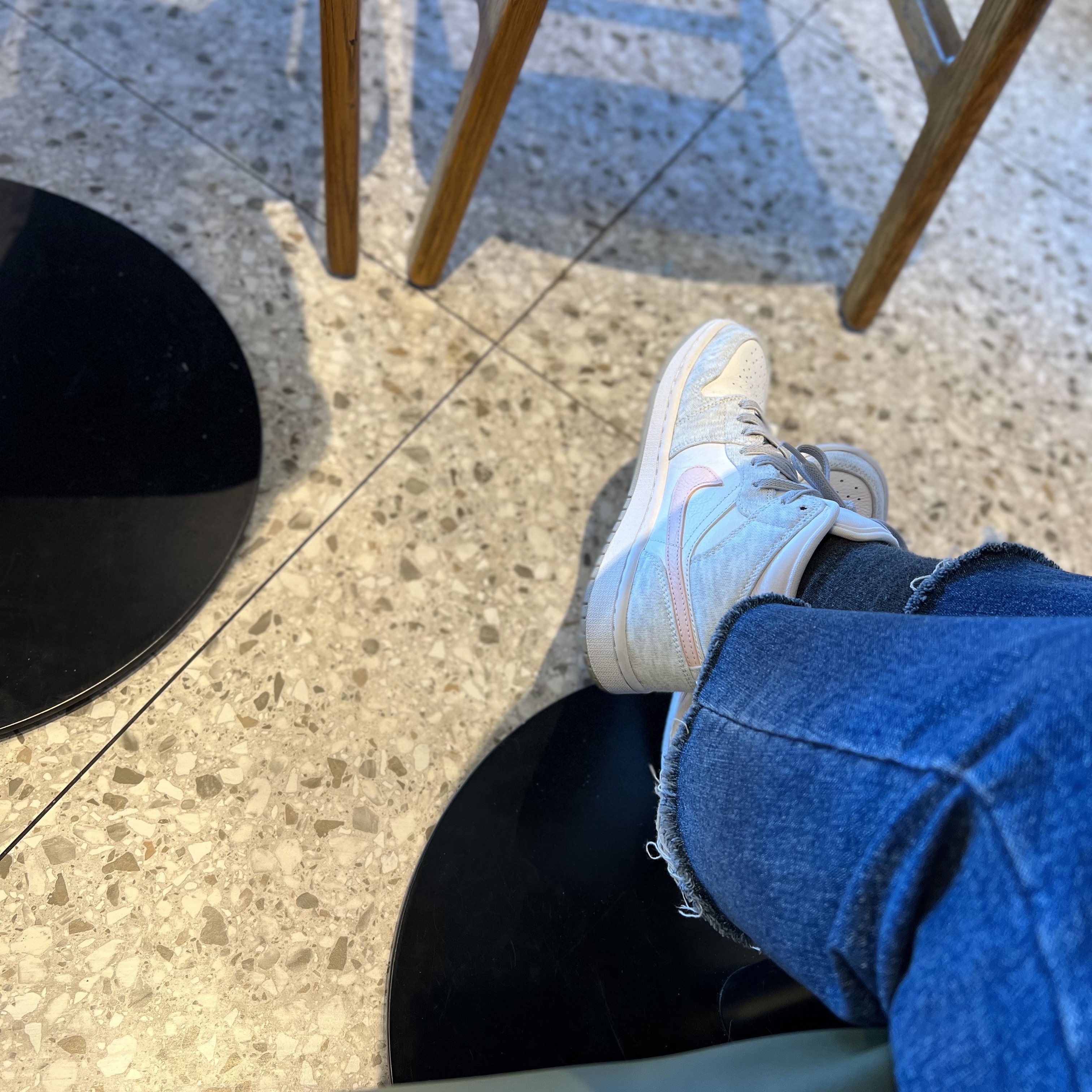 (W) Jordan 1 Mid SE Light Iron Ore 착용 스타일