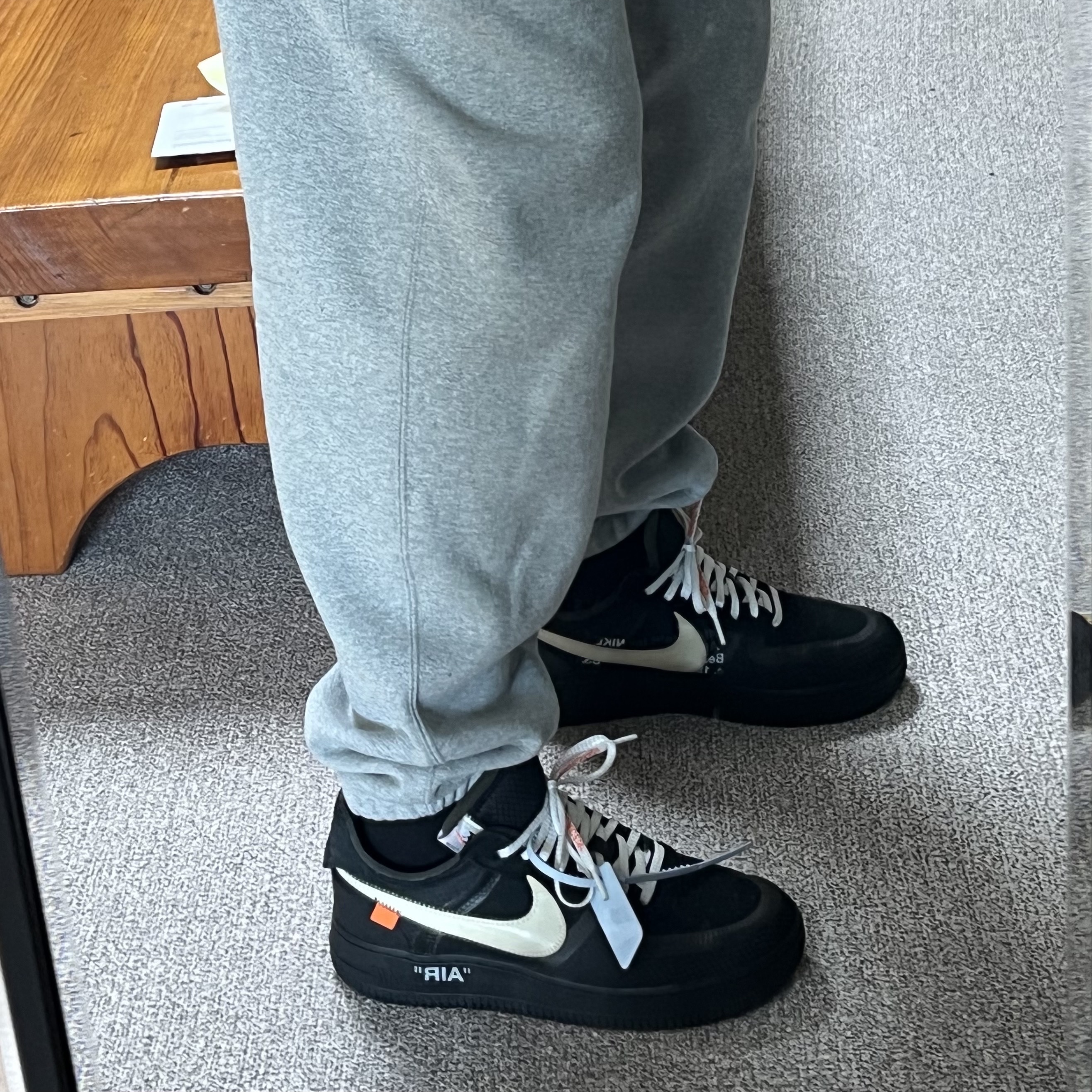 Nike x Off-White Air Force 1 Low Black White 착용 스타일