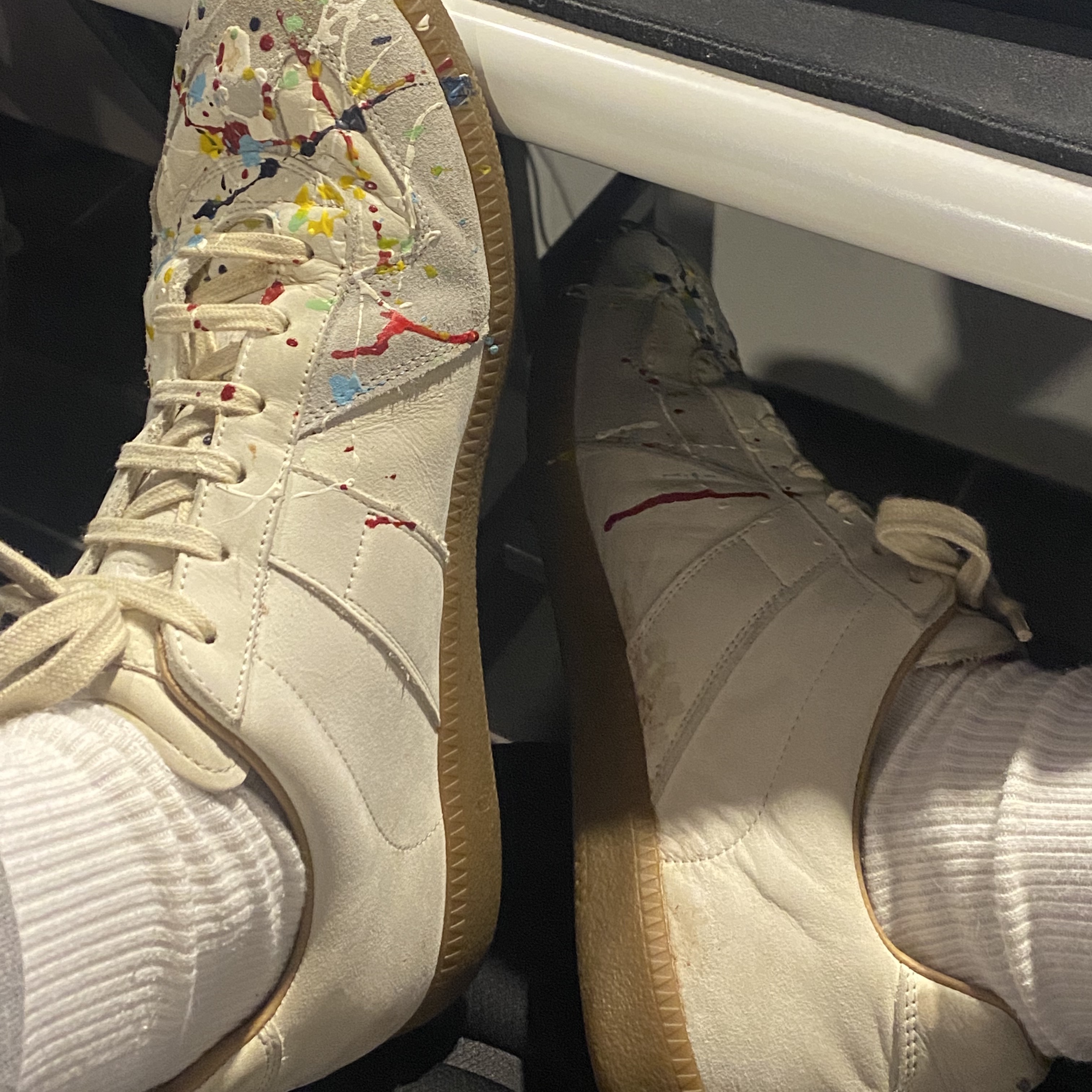 Maison Margiela Replica Paint Drop Sneakers, (W) Maison Margiela Replica Paint Drop Sneakers Grey 착용 스타일 - 2
