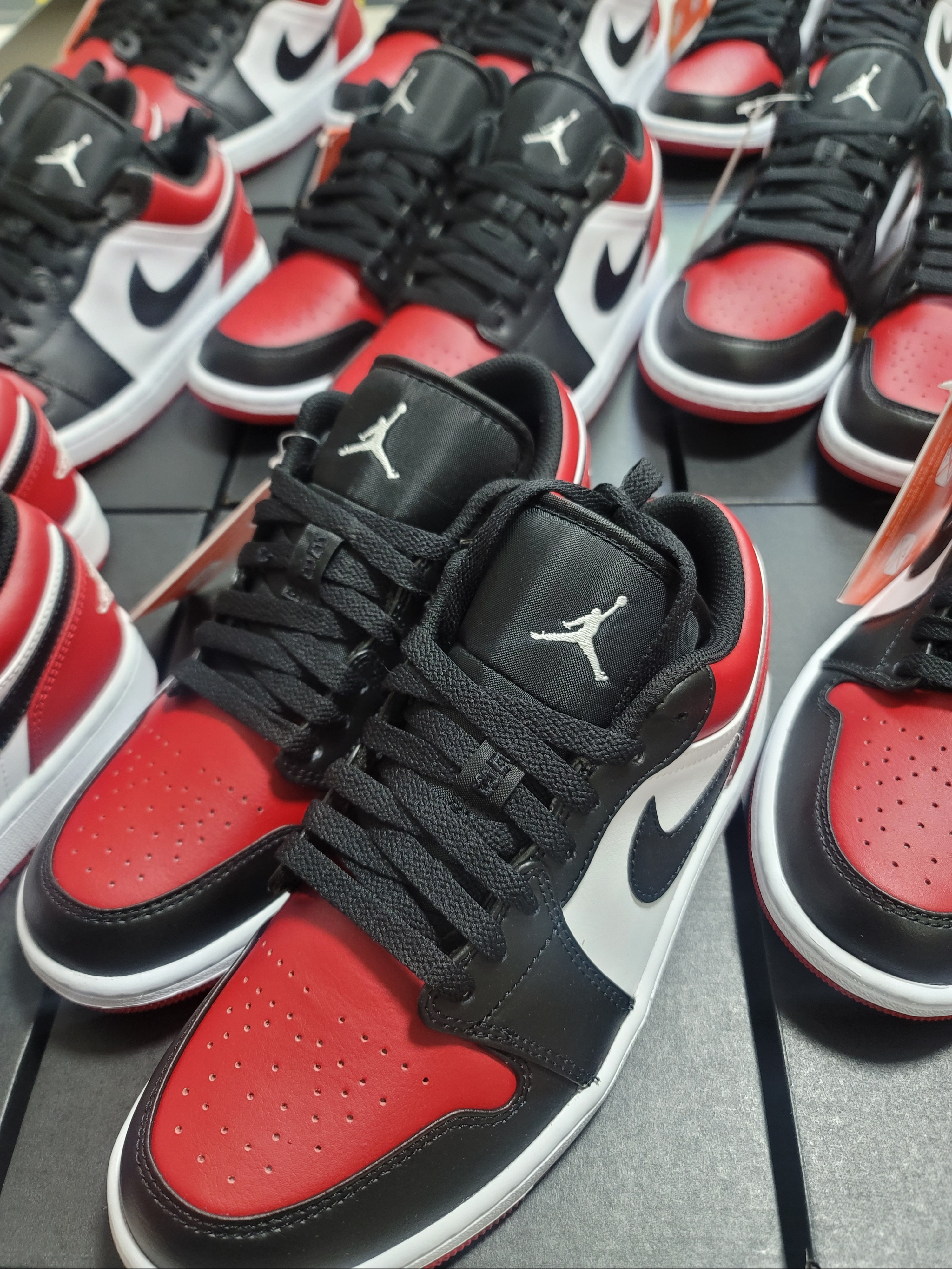 Jordan 1 Low Bred Toe, (GS) Jordan 1 Low Bred Toe 착용 스타일 - 2