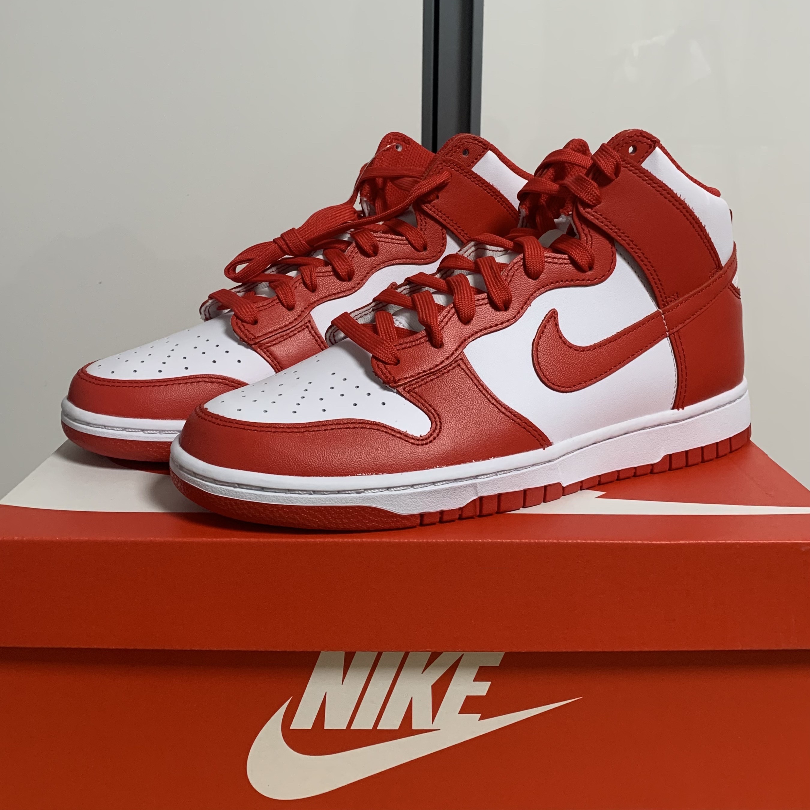 Nike Dunk High Retro Championship White and Red 착용 스타일