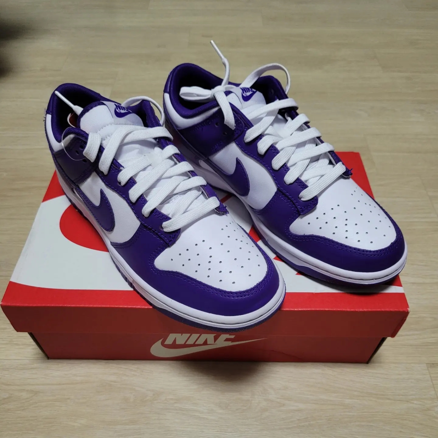 Nike Dunk Low Retro Championship Court Purple 착용 스타일 - 1