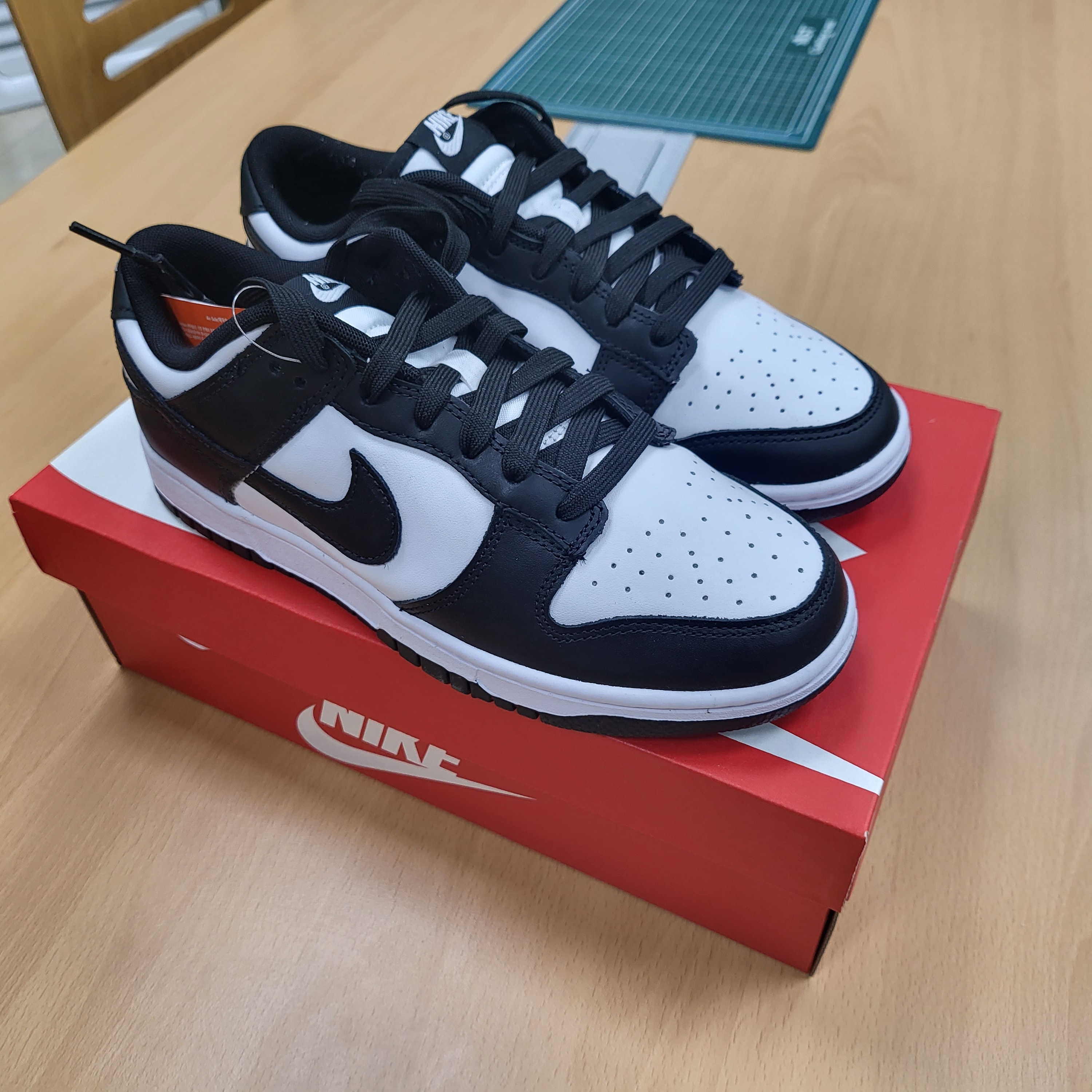 Nike Dunk Low Retro Black 착용 스타일