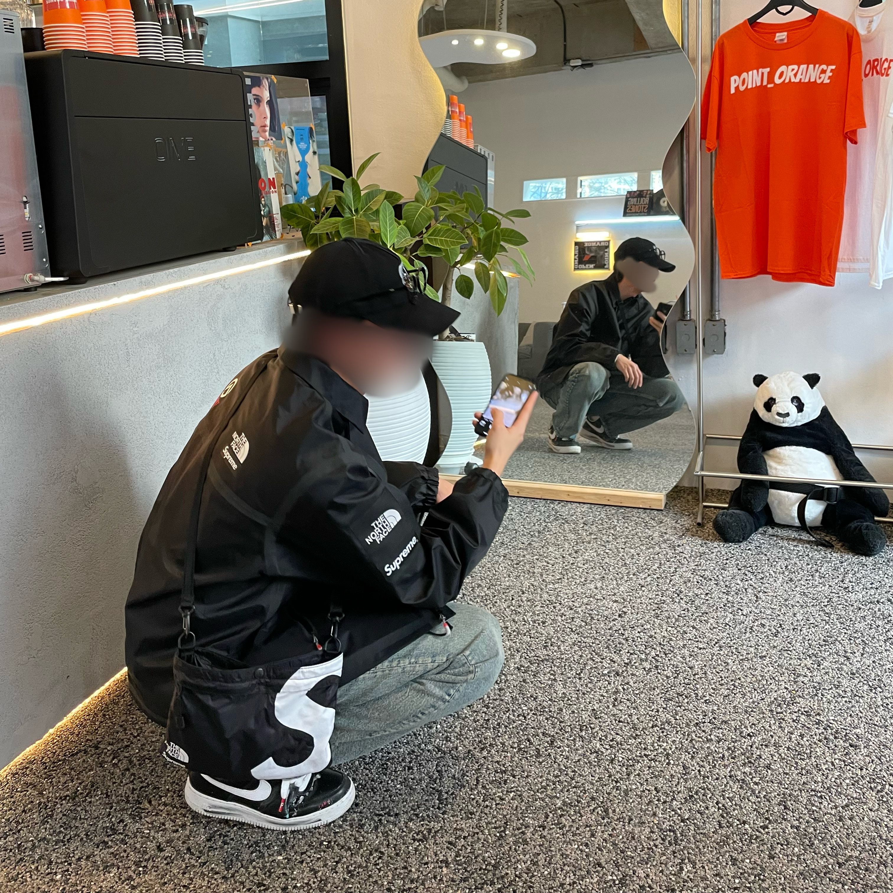 Supreme x The North Face S Logo Shoulder Bag Black - 20FW, Nike x Peaceminusone Air Force 1 Low Para-Noise 착용 스타일