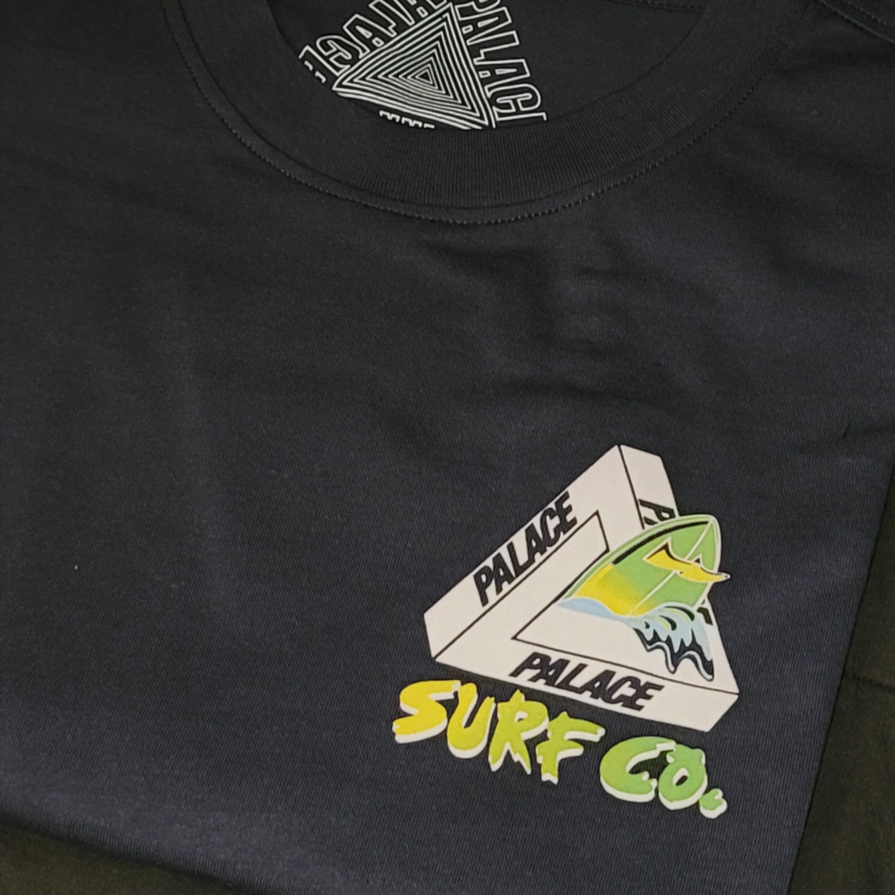 Palace Tri-Surf Co T-Shirt Navy - 22SS 착용 스타일 - 1