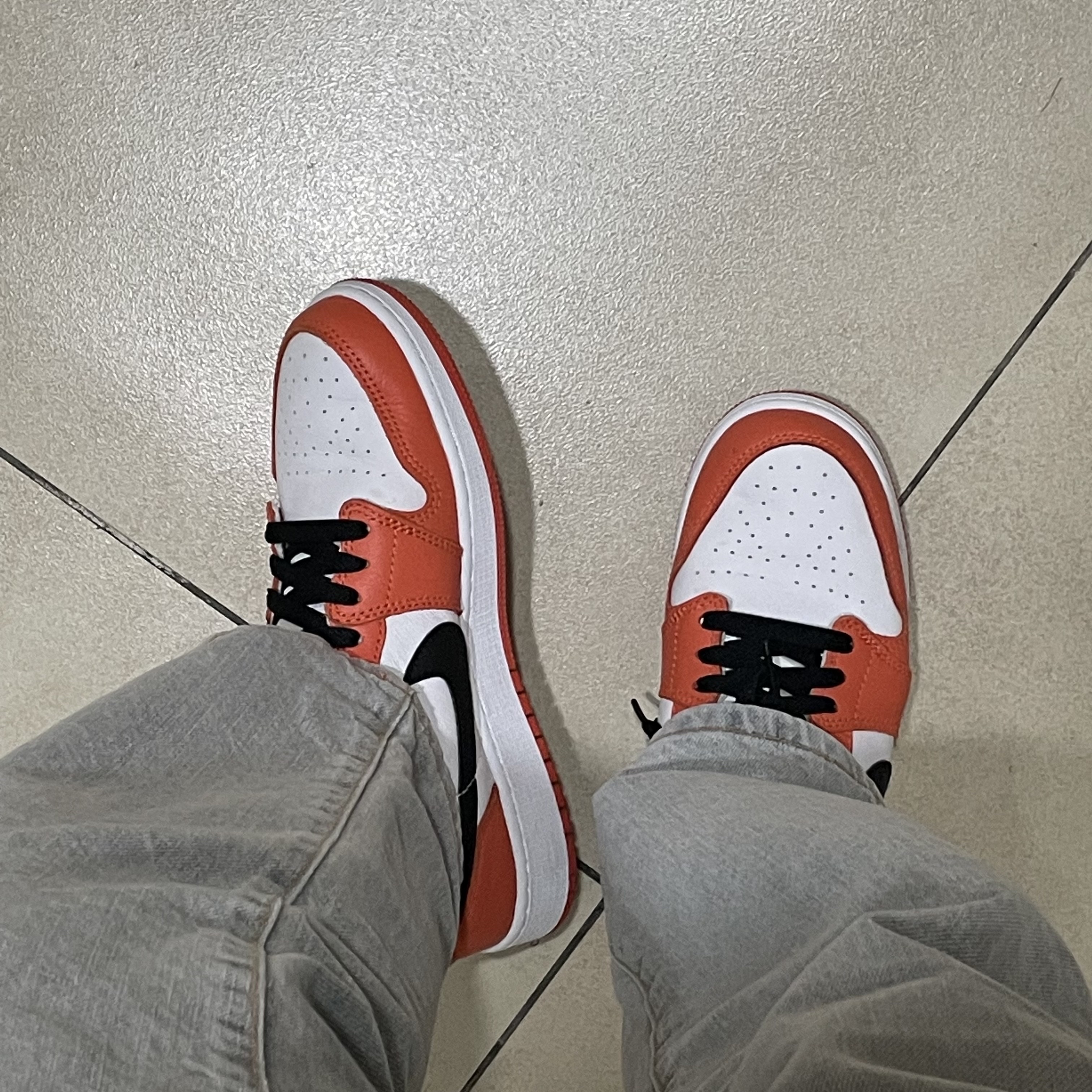 Jordan 1 Low OG Starfish 착용 스타일