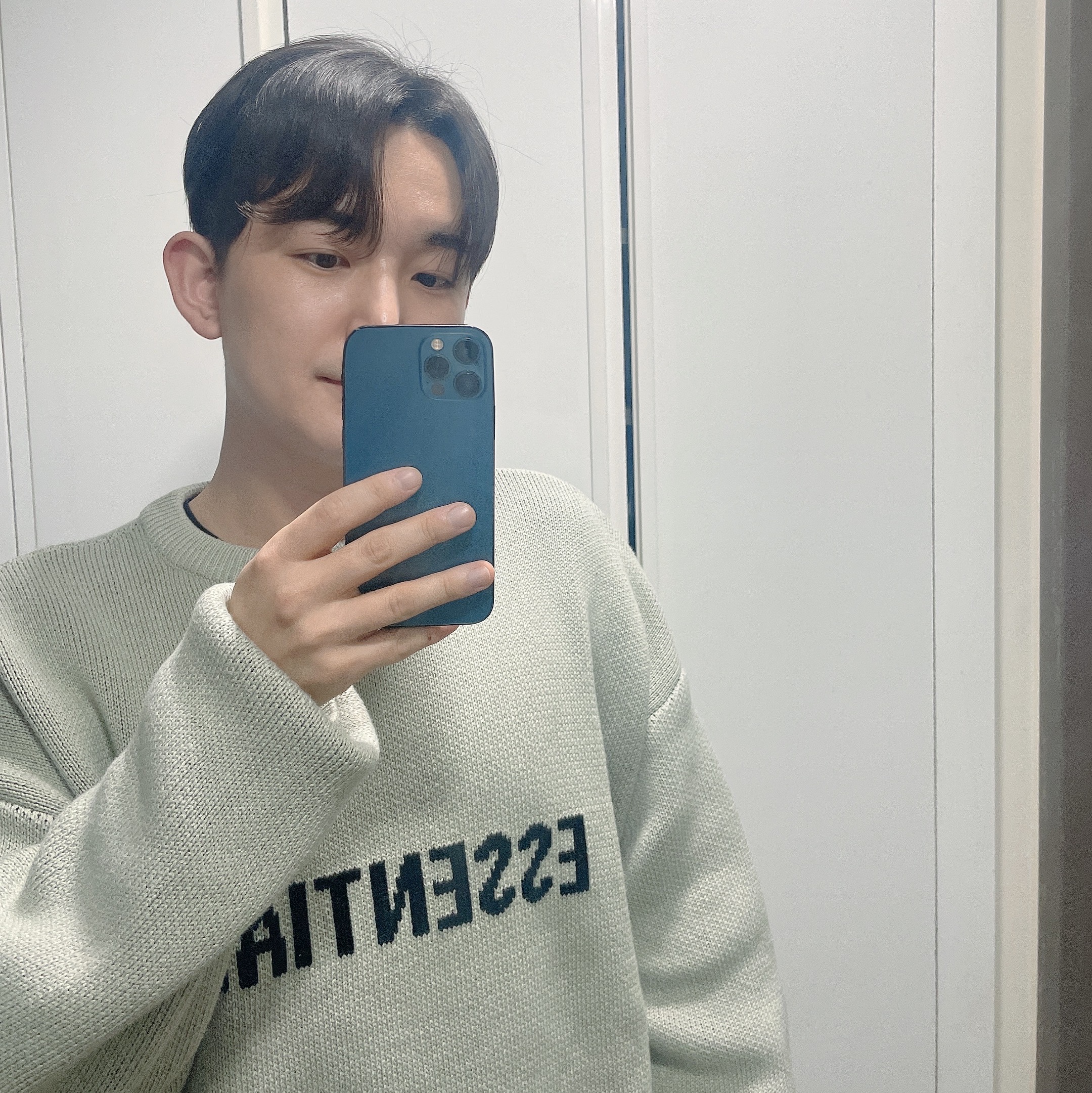 Essentials Knit Pullover Sweater Concrete - Ssense Exclusive 착용 스타일
