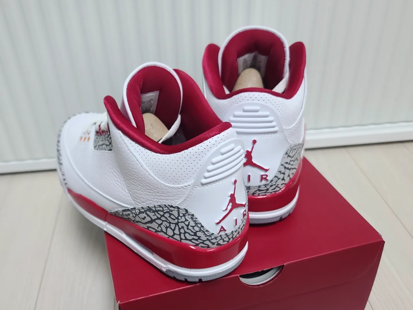 Jordan 3 Retro Cardinal Red 착용 스타일 - 2